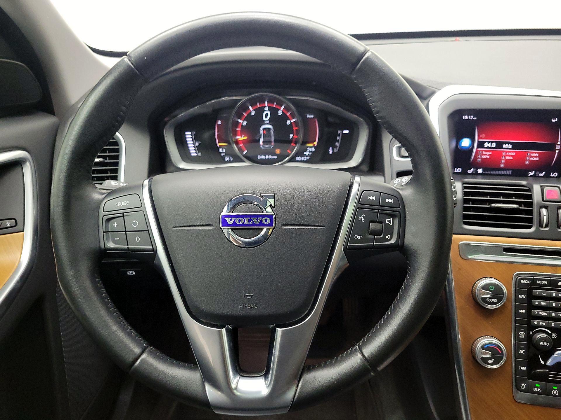 Thumbnail: 2017 Volvo XC60 - 10