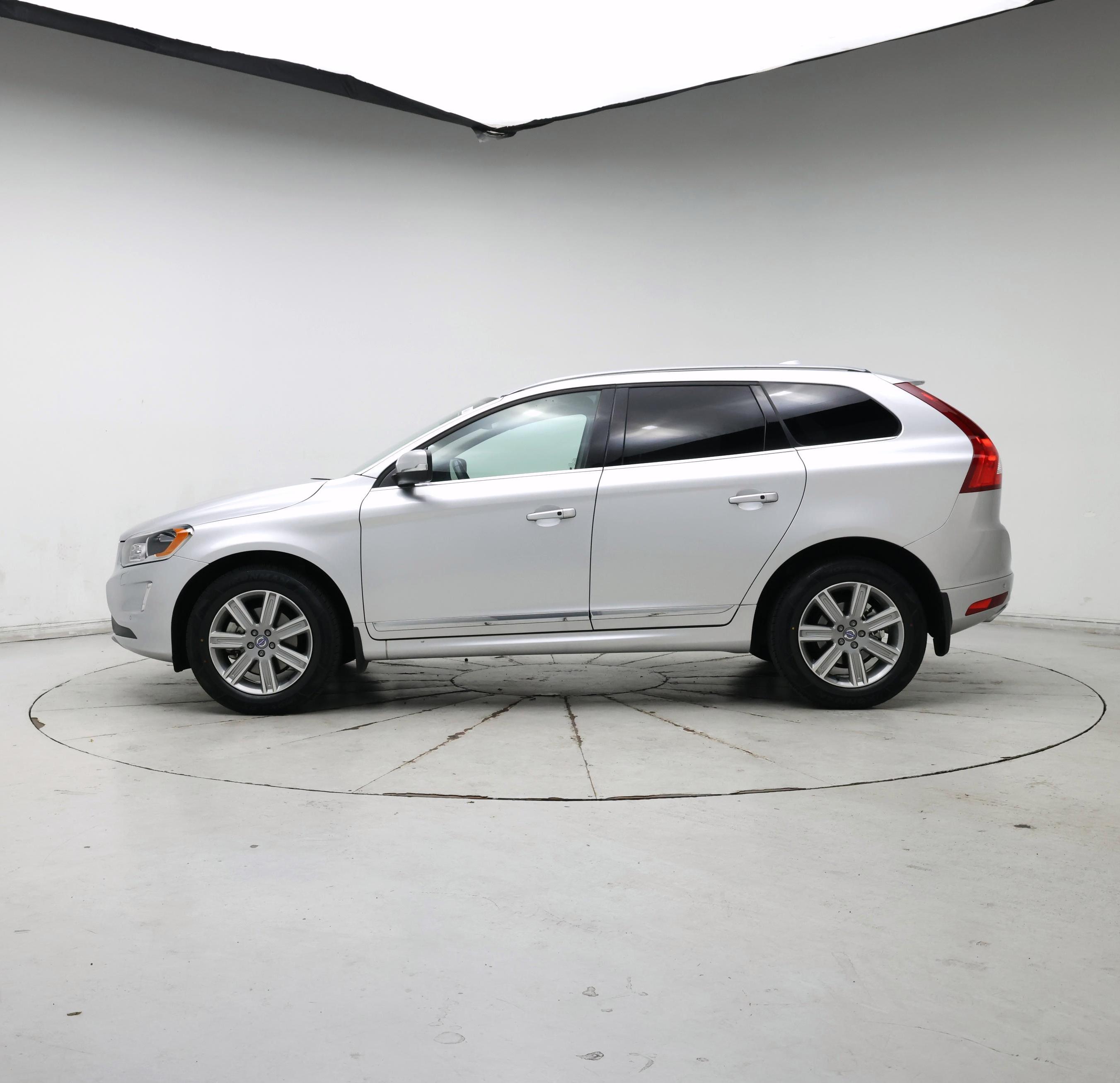 Thumbnail: 2017 Volvo XC60 - 3