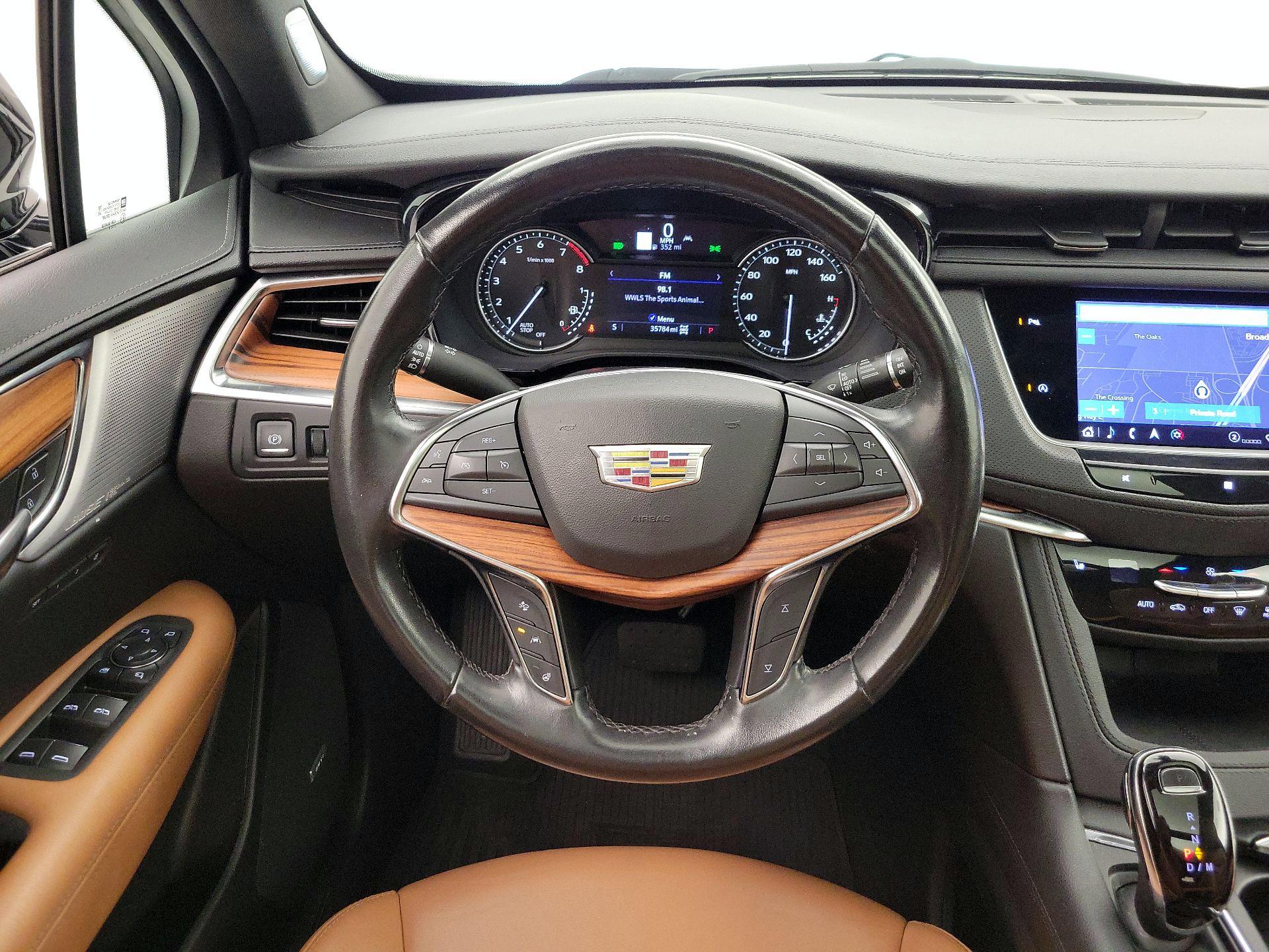 Thumbnail: 2021 Cadillac XT5 - 10