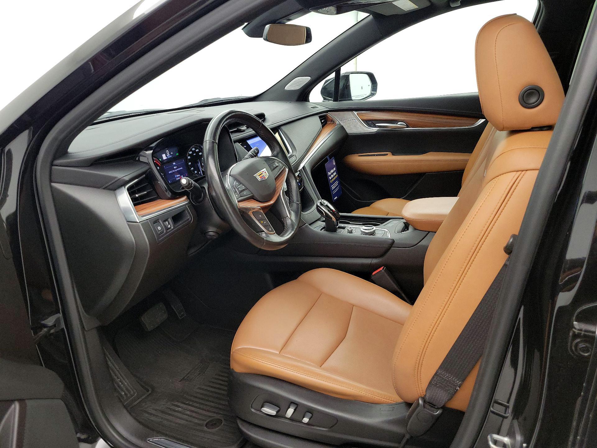 Thumbnail: 2021 Cadillac XT5 - 11