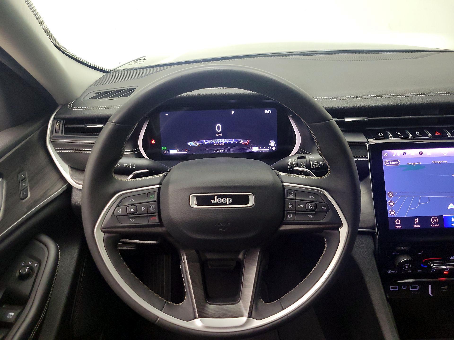 Thumbnail: 2023 Jeep Grand Cherokee - 10