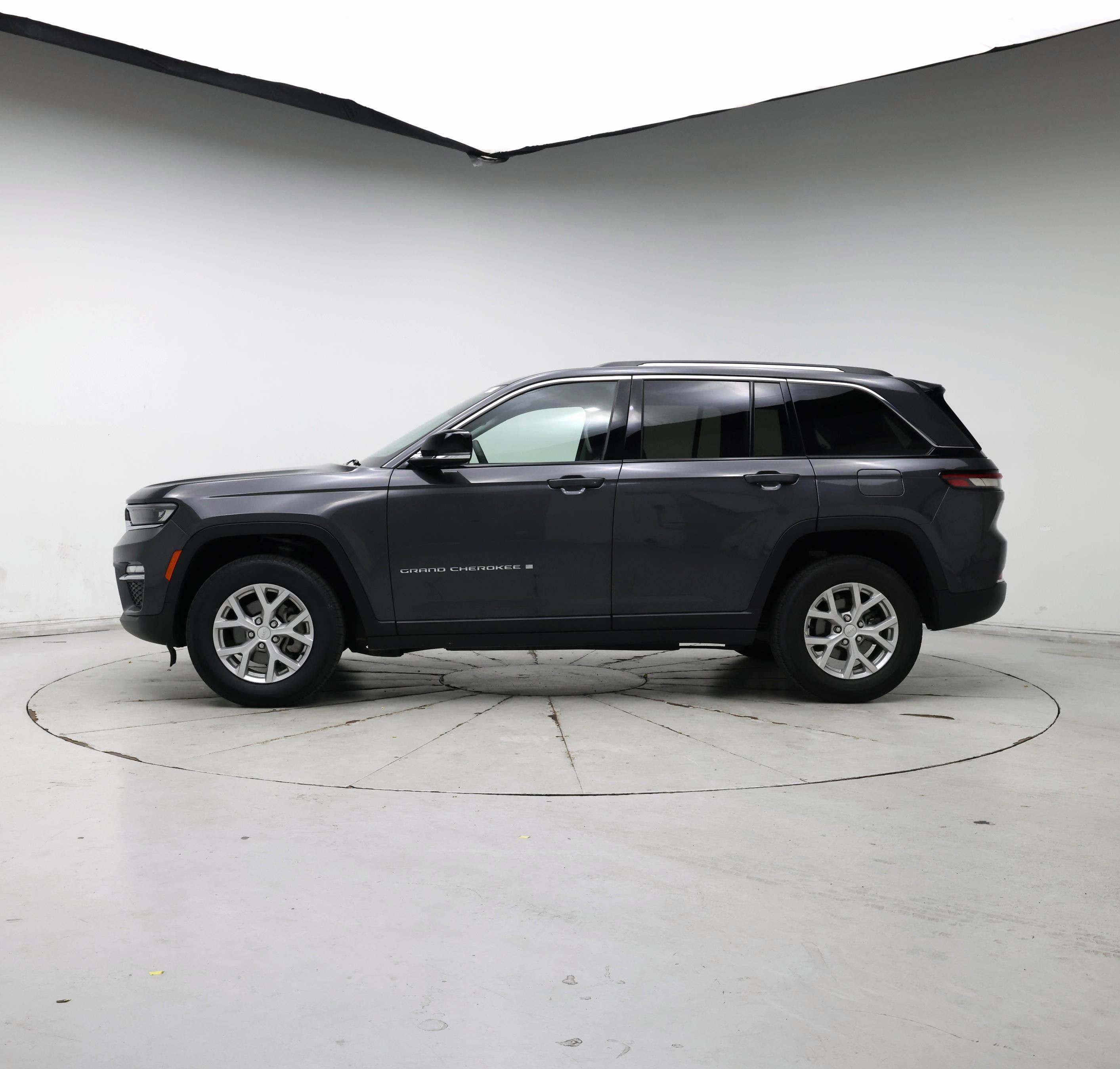 Thumbnail: 2023 Jeep Grand Cherokee - 3