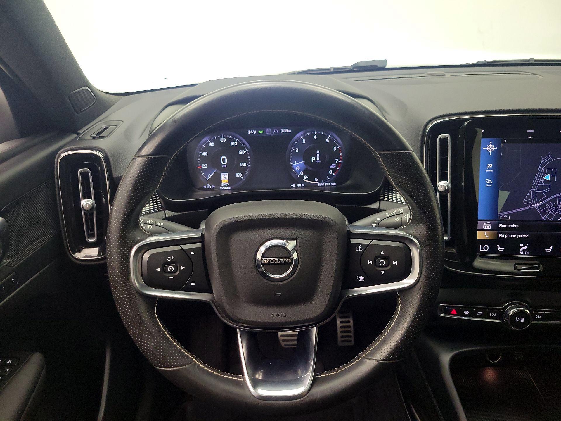 Thumbnail: 2021 Volvo XC40 - 10