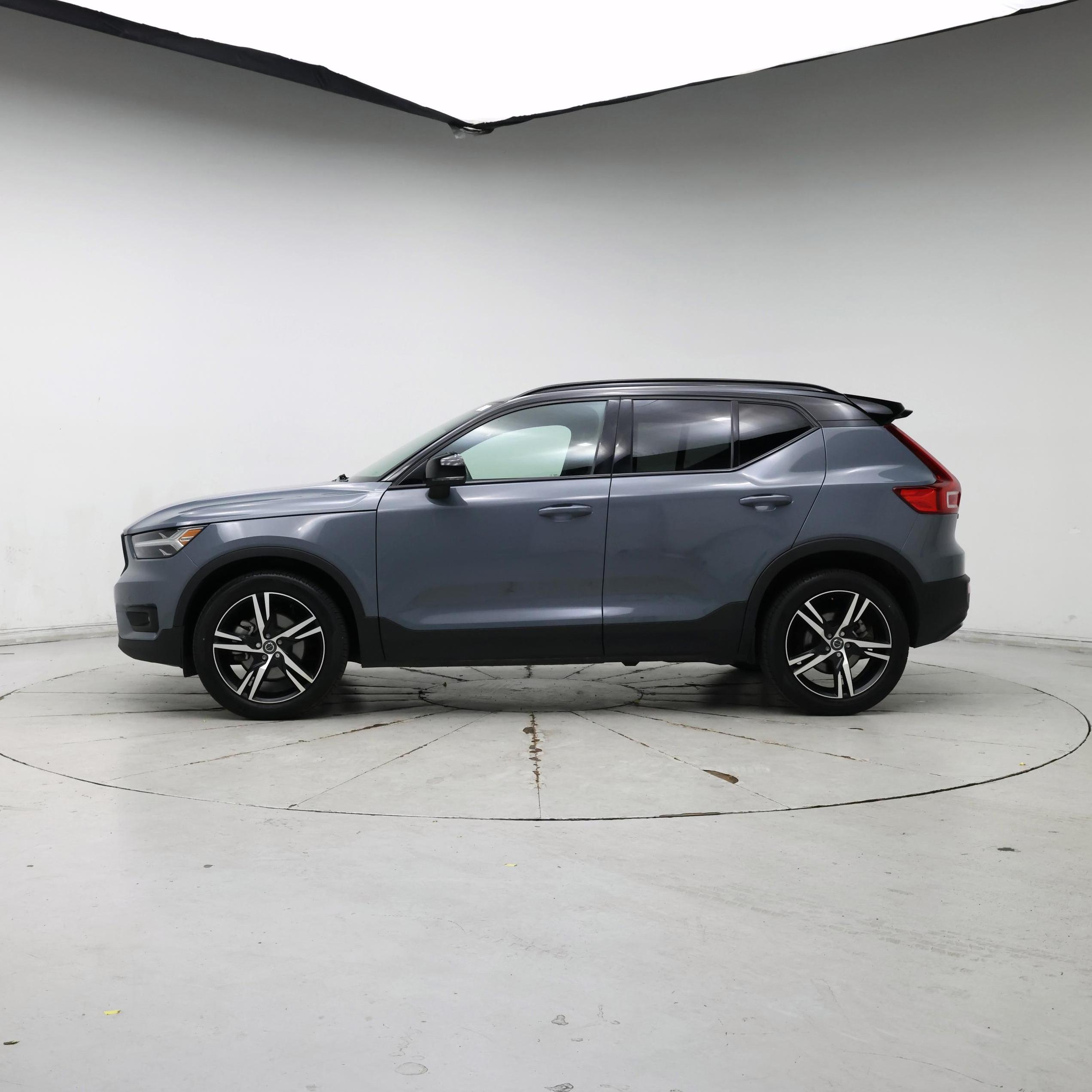Thumbnail: 2021 Volvo XC40 - 3
