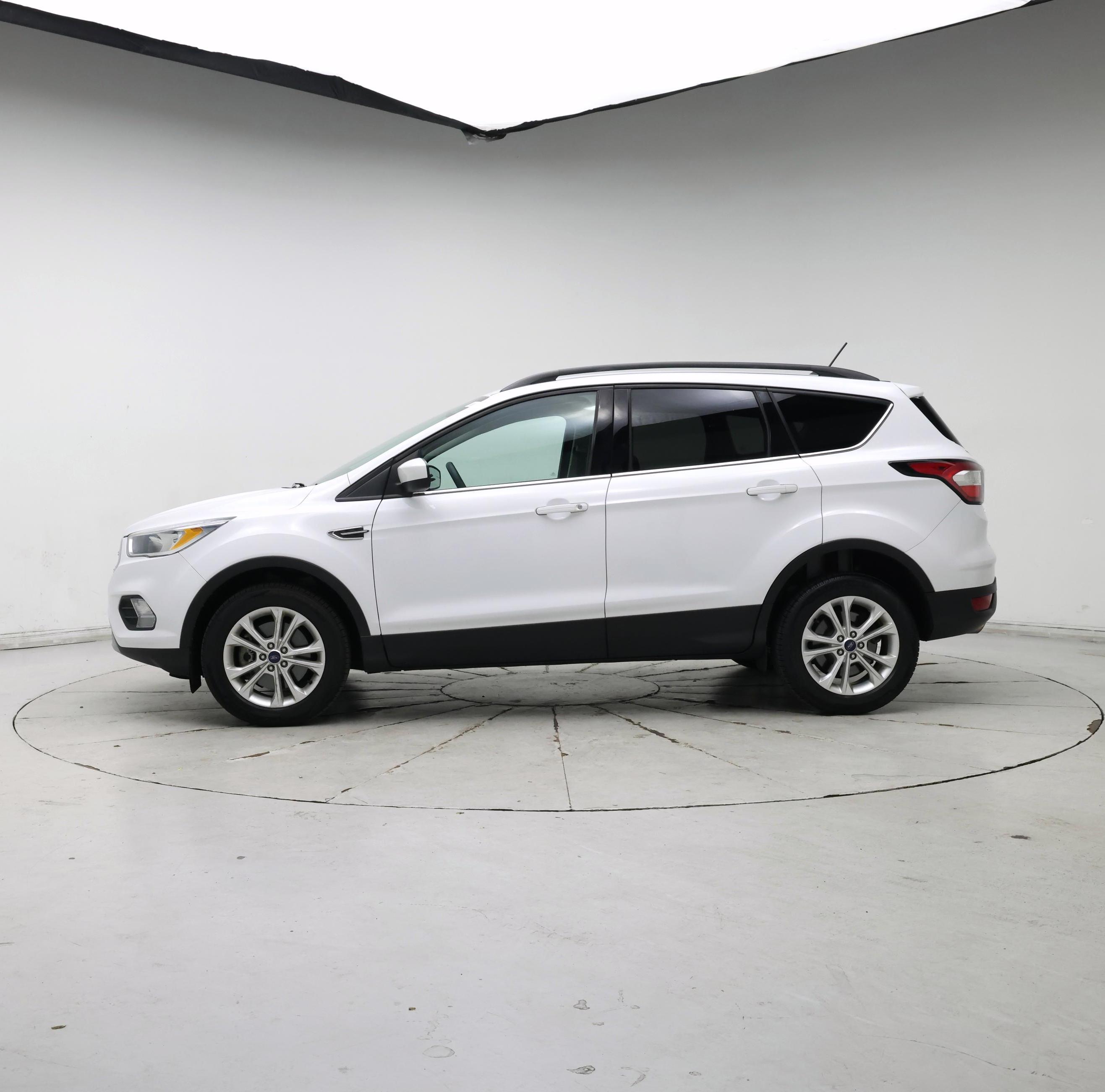Thumbnail: 2018 Ford Escape - 3