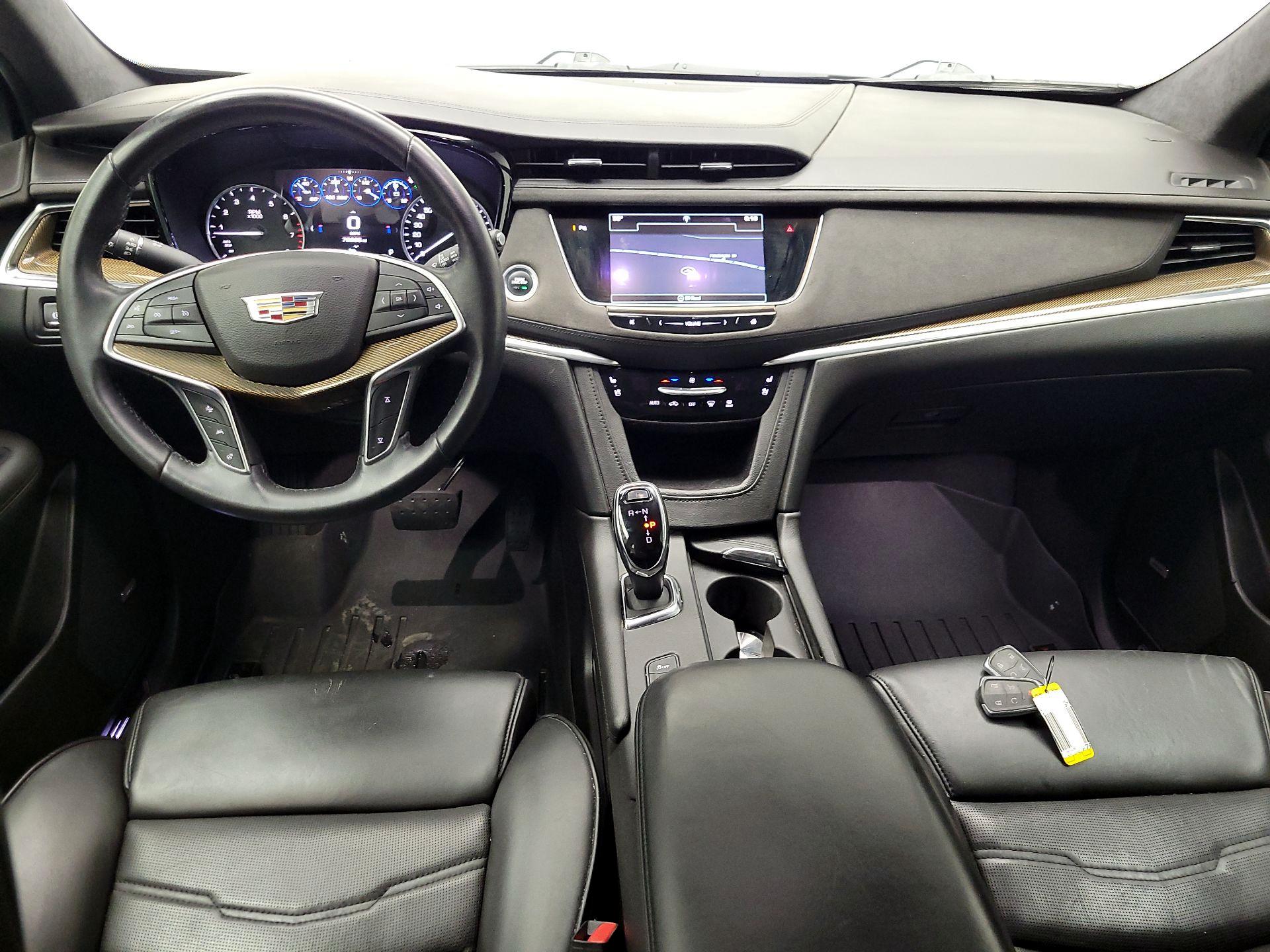 Thumbnail: 2017 Cadillac XT5 - 9