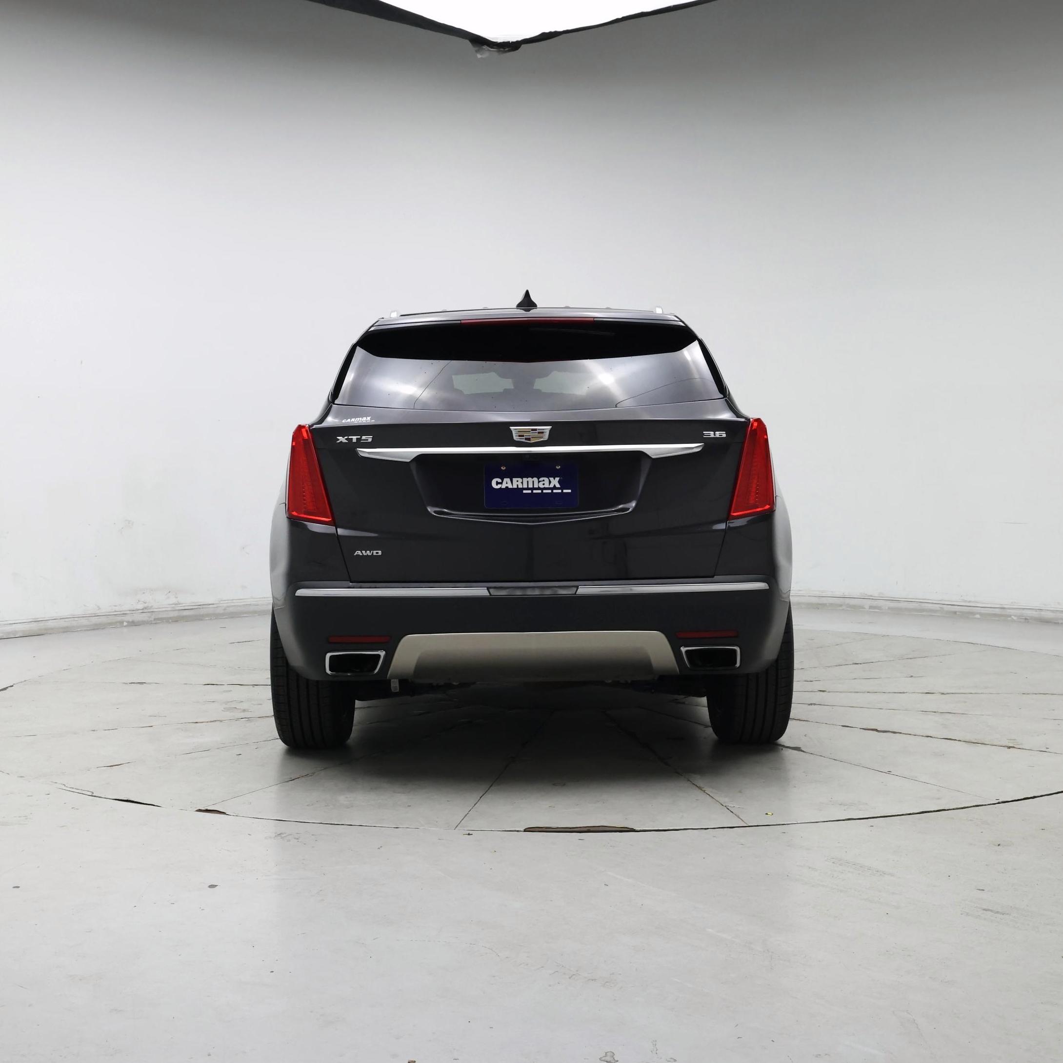 Thumbnail: 2017 Cadillac XT5 - 6