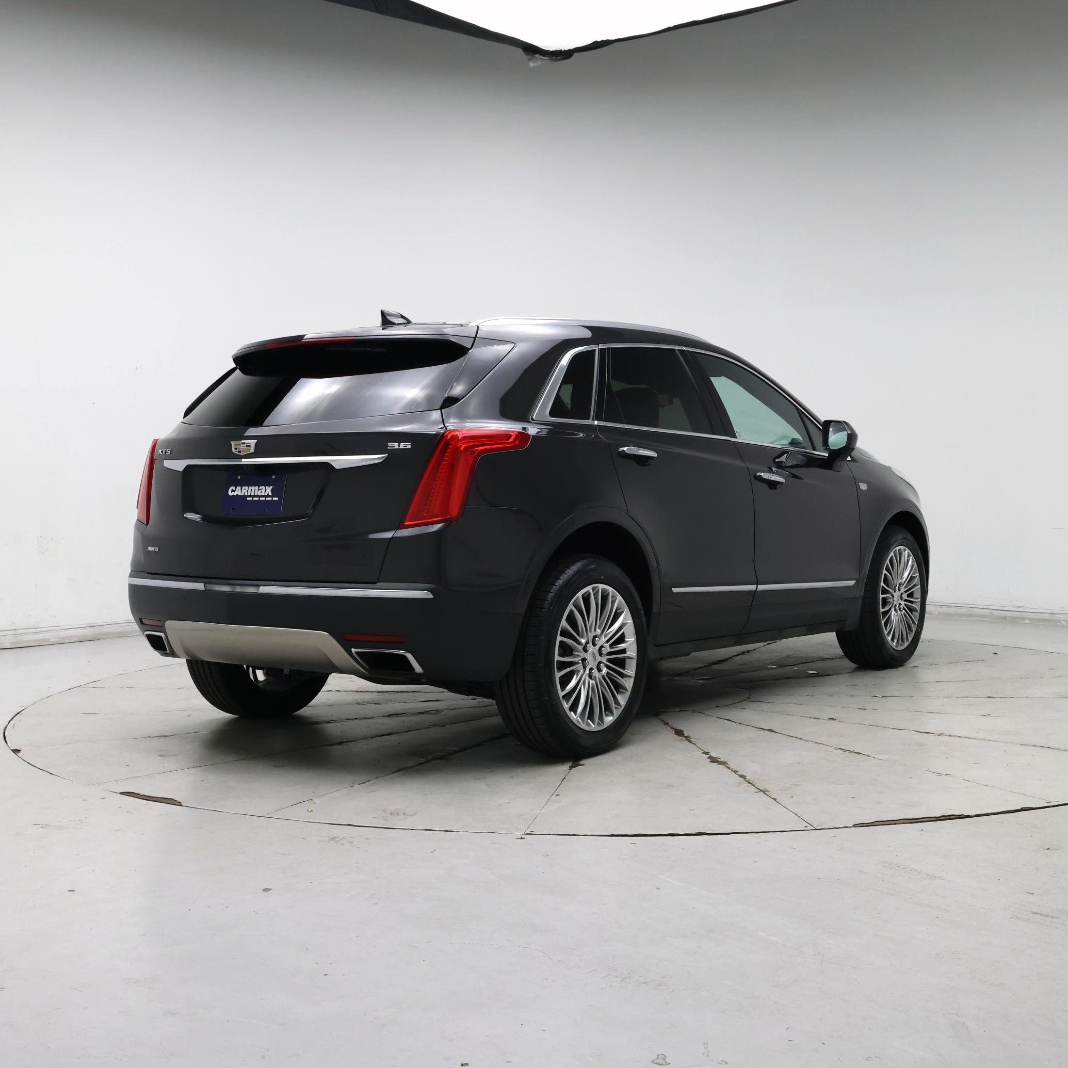Thumbnail: 2017 Cadillac XT5 - 8