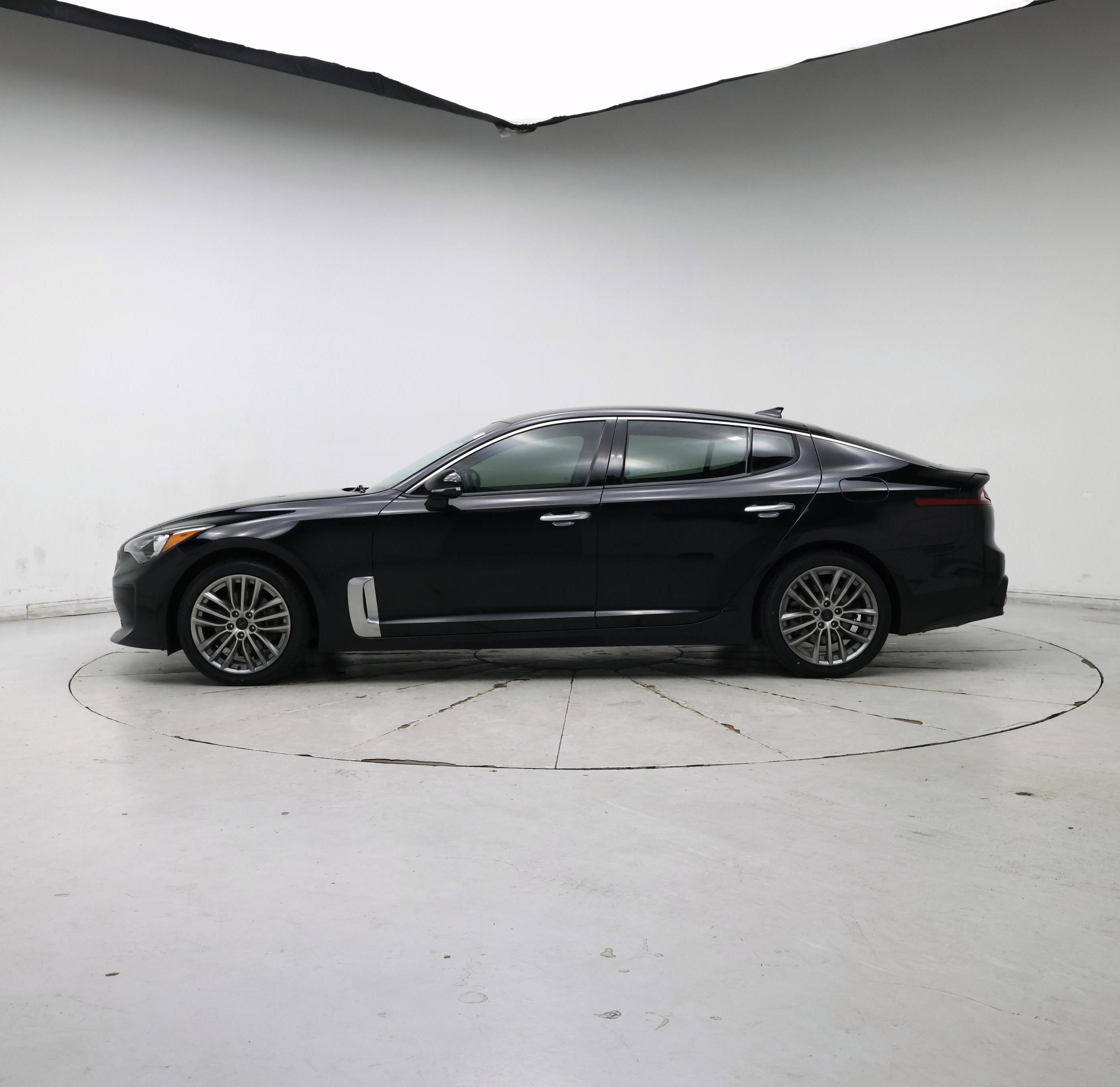 Thumbnail: 2018 Kia Stinger - 3