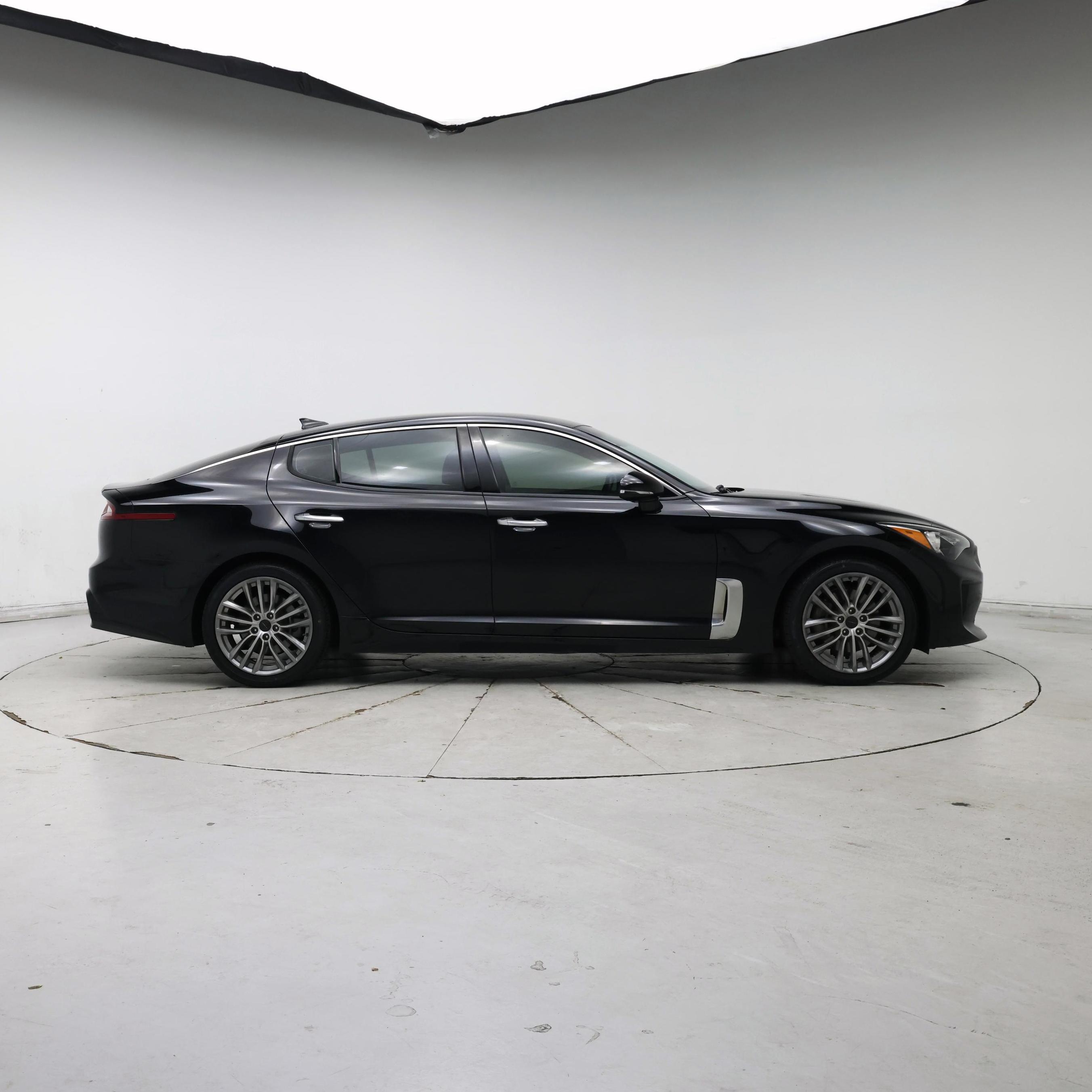 Thumbnail: 2018 Kia Stinger - 7