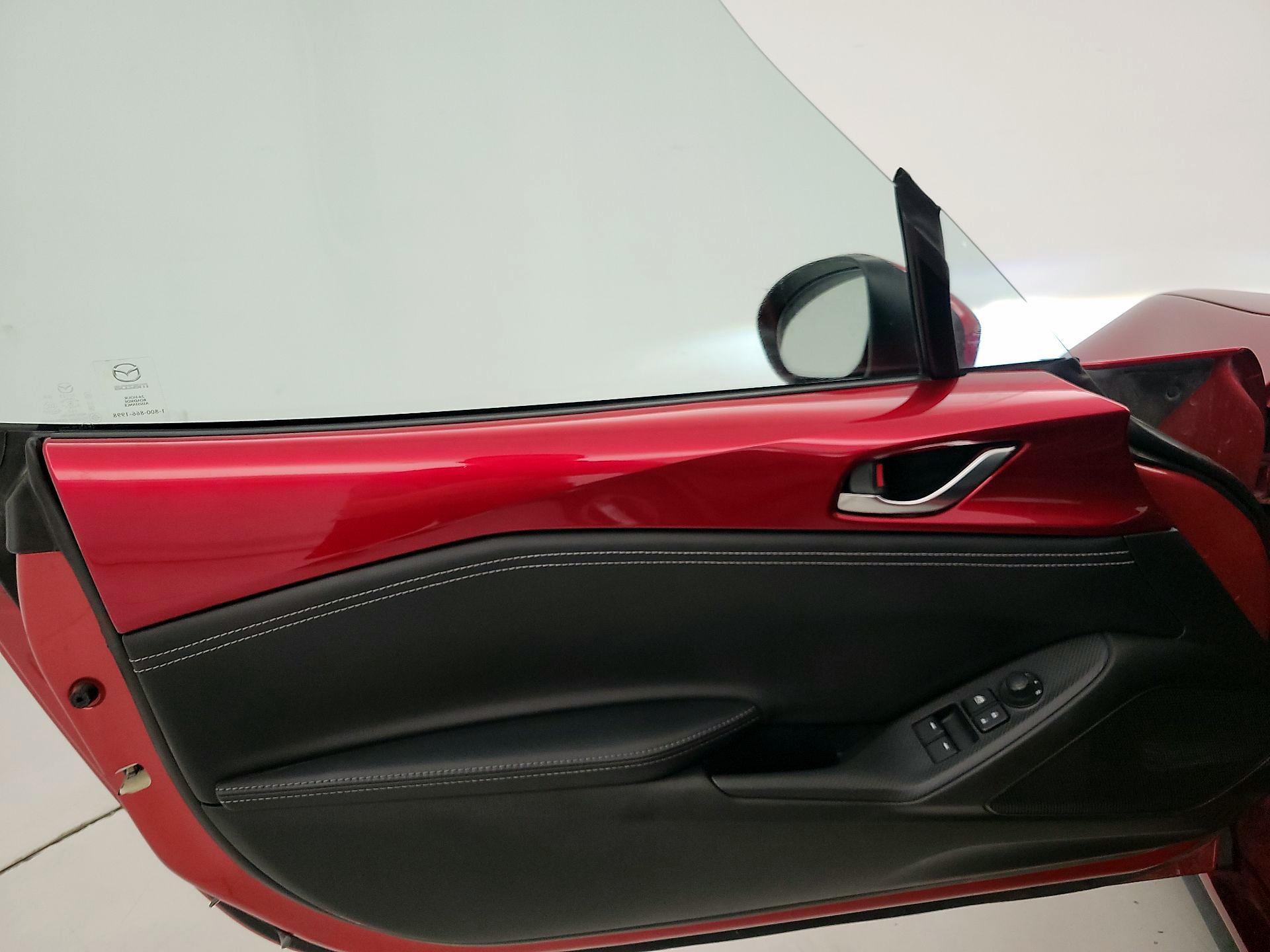 Thumbnail: 2022 Mazda MX-5 Miata - 12
