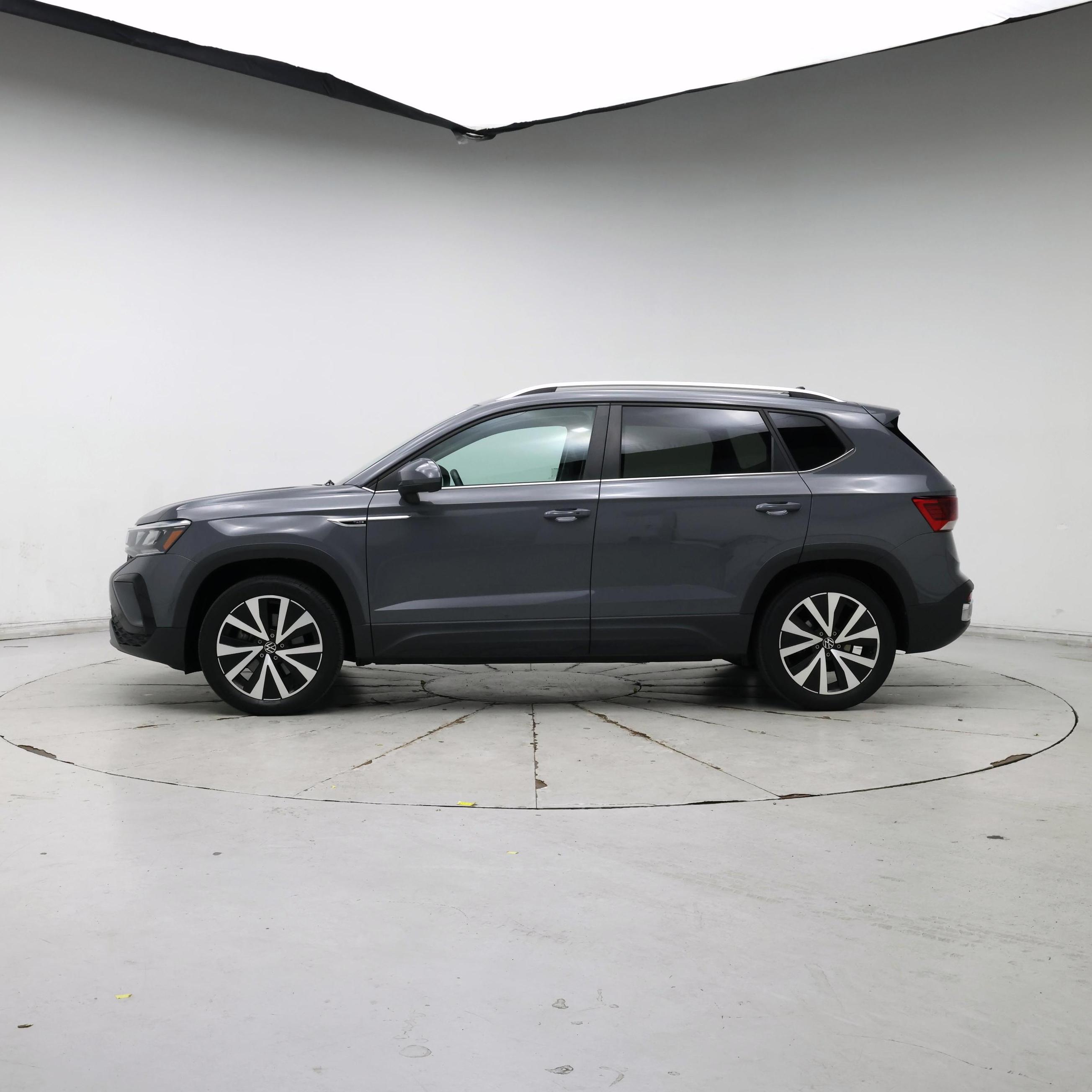 Thumbnail: 2022 Volkswagen Taos - 3
