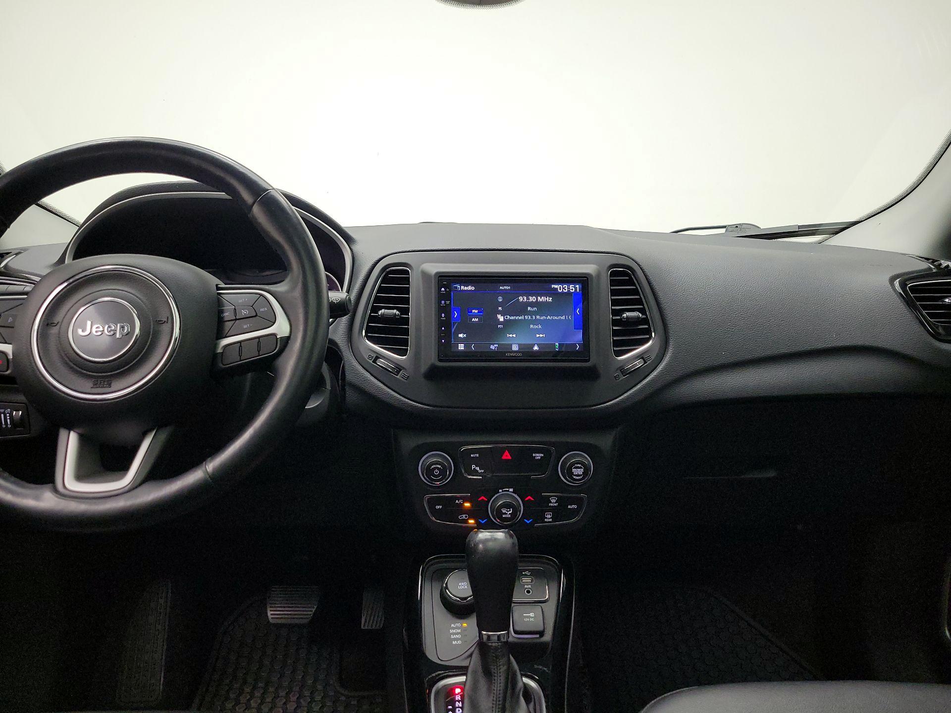 Thumbnail: 2019 Jeep Compass - 9