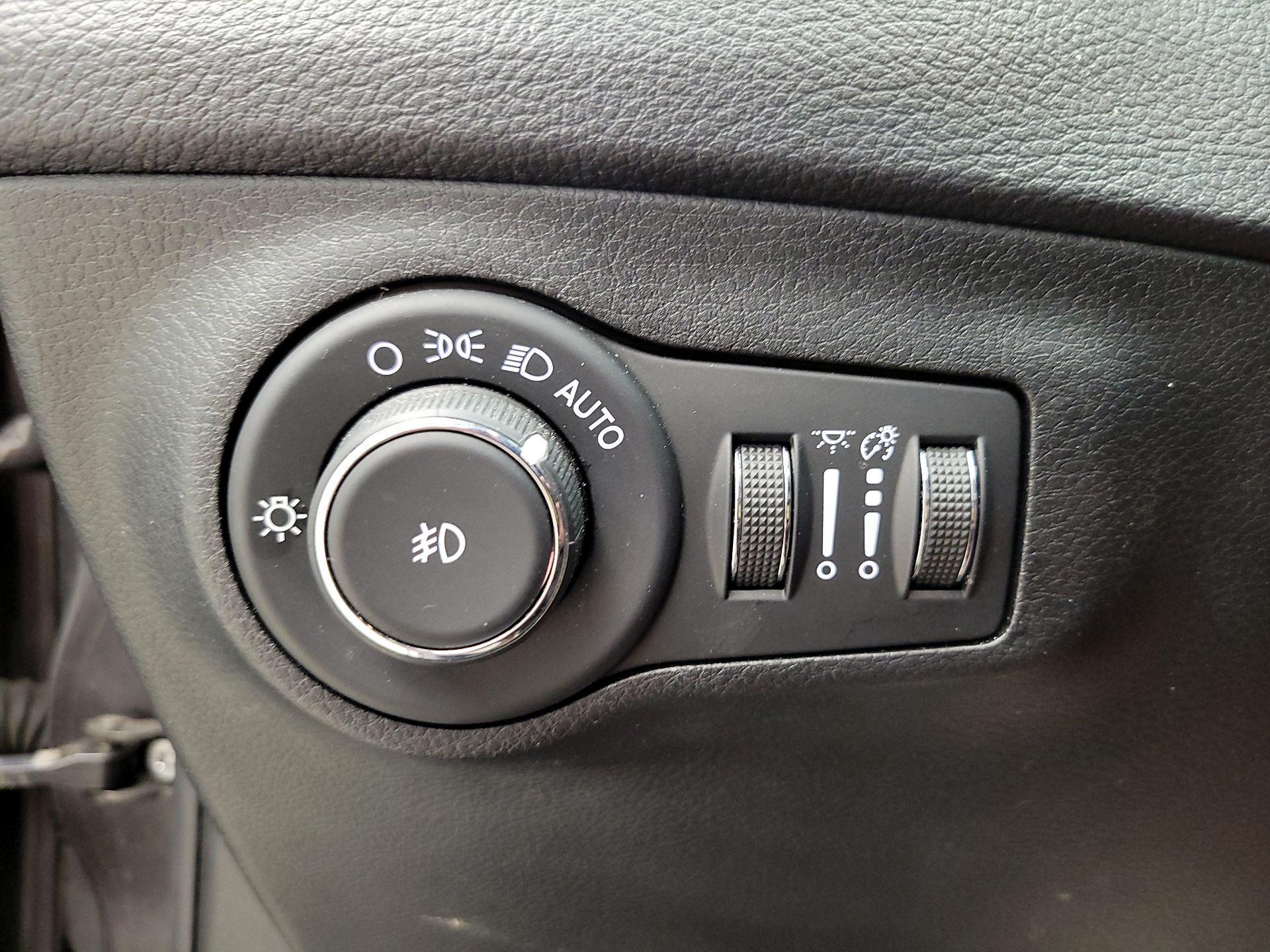 Thumbnail: 2019 Jeep Compass - 13