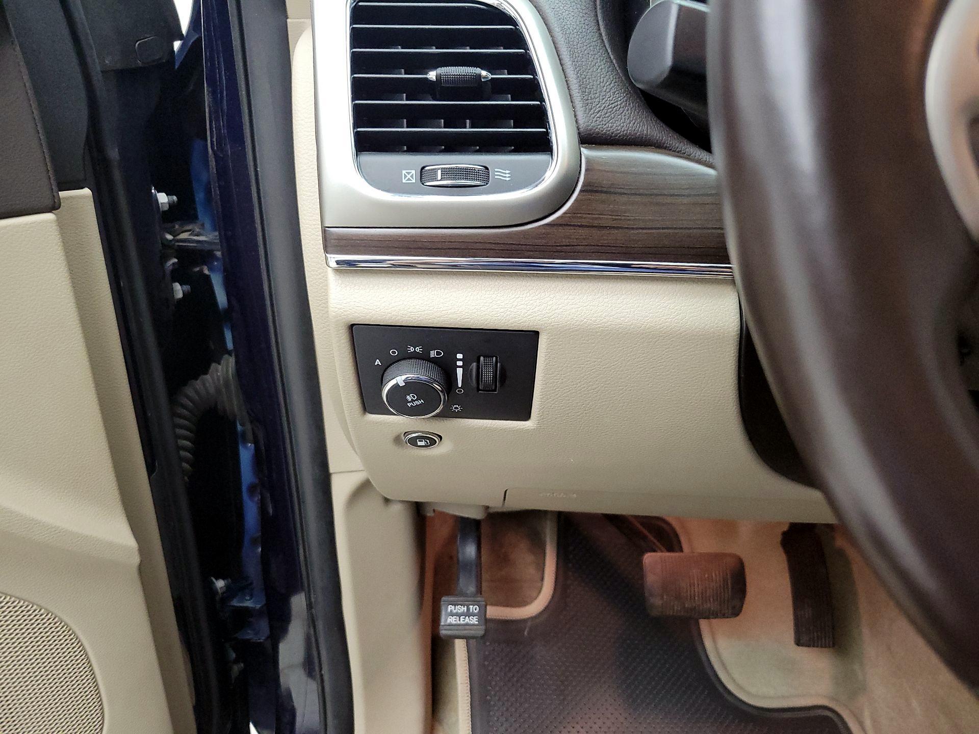 Thumbnail: 2015 Jeep Grand Cherokee - 13