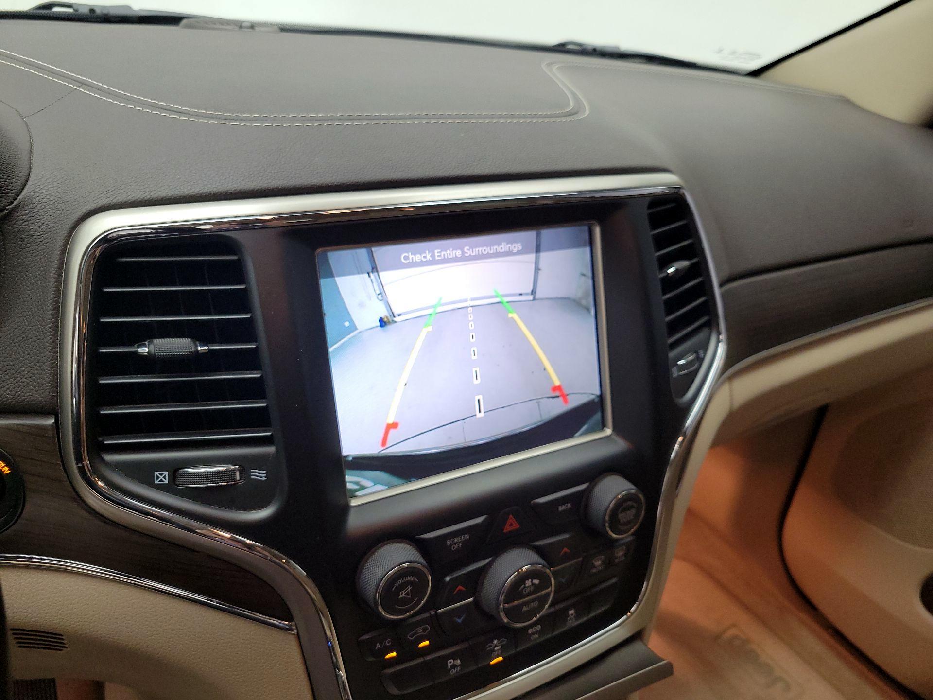 Thumbnail: 2015 Jeep Grand Cherokee - 15