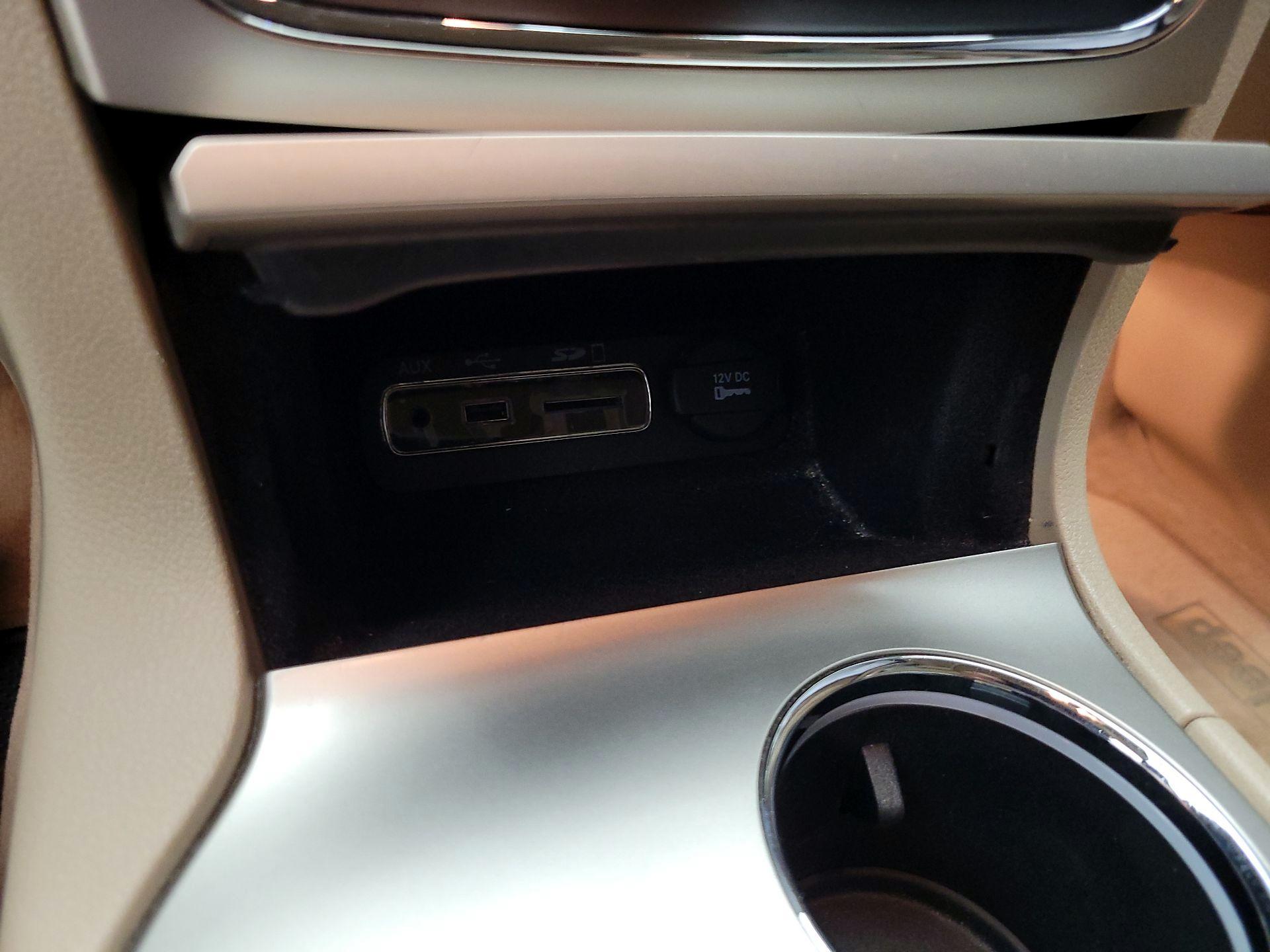 Thumbnail: 2015 Jeep Grand Cherokee - 19