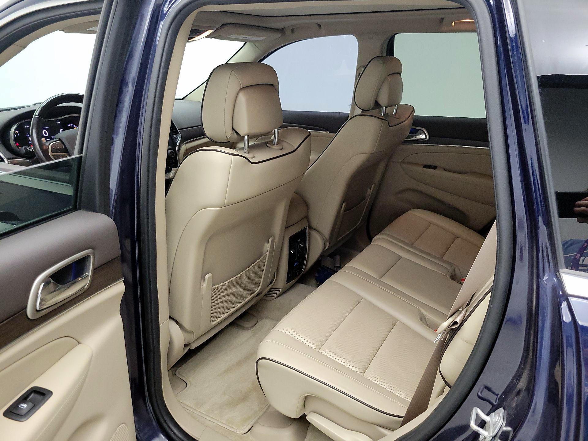 Thumbnail: 2015 Jeep Grand Cherokee - 20
