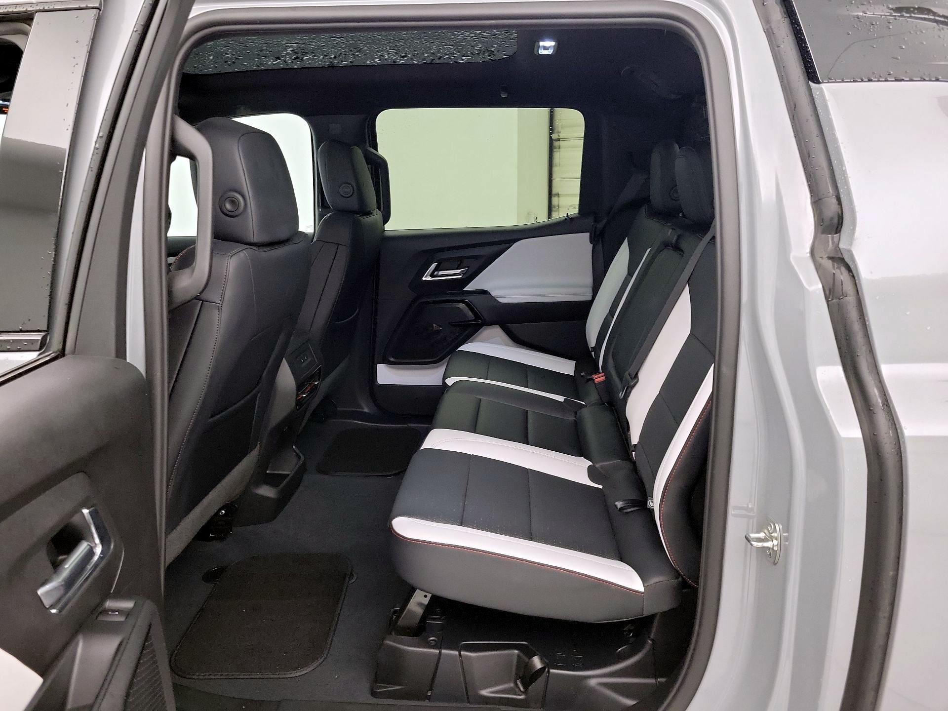 Thumbnail: 2025 Chevrolet Silverado EV - 20