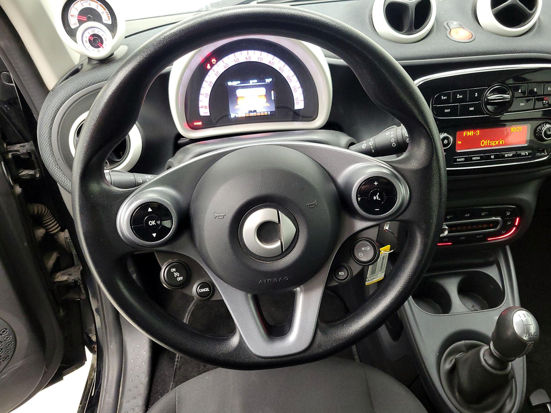 Thumbnail: 2016 smart fortwo - 10