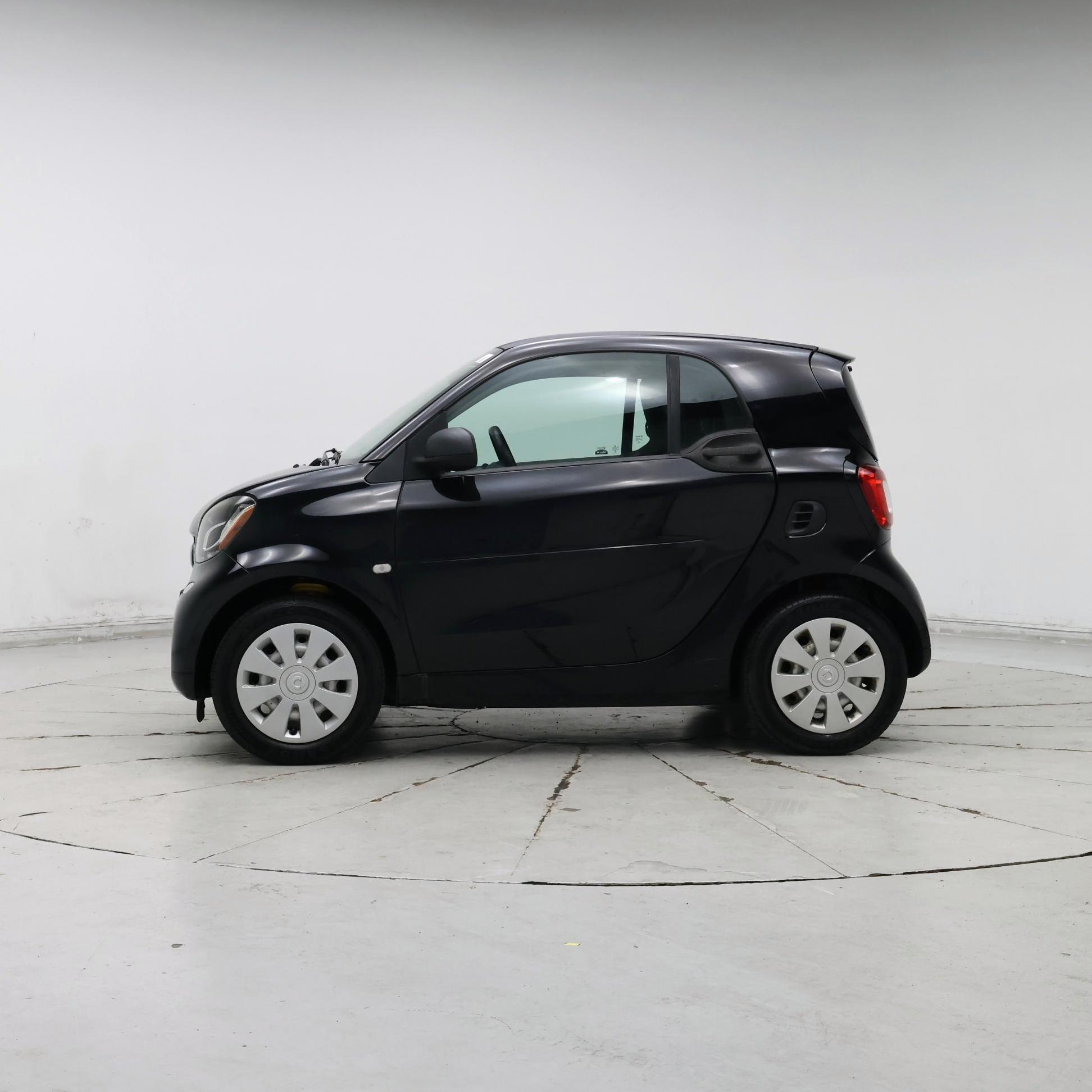 Thumbnail: 2016 smart fortwo - 3