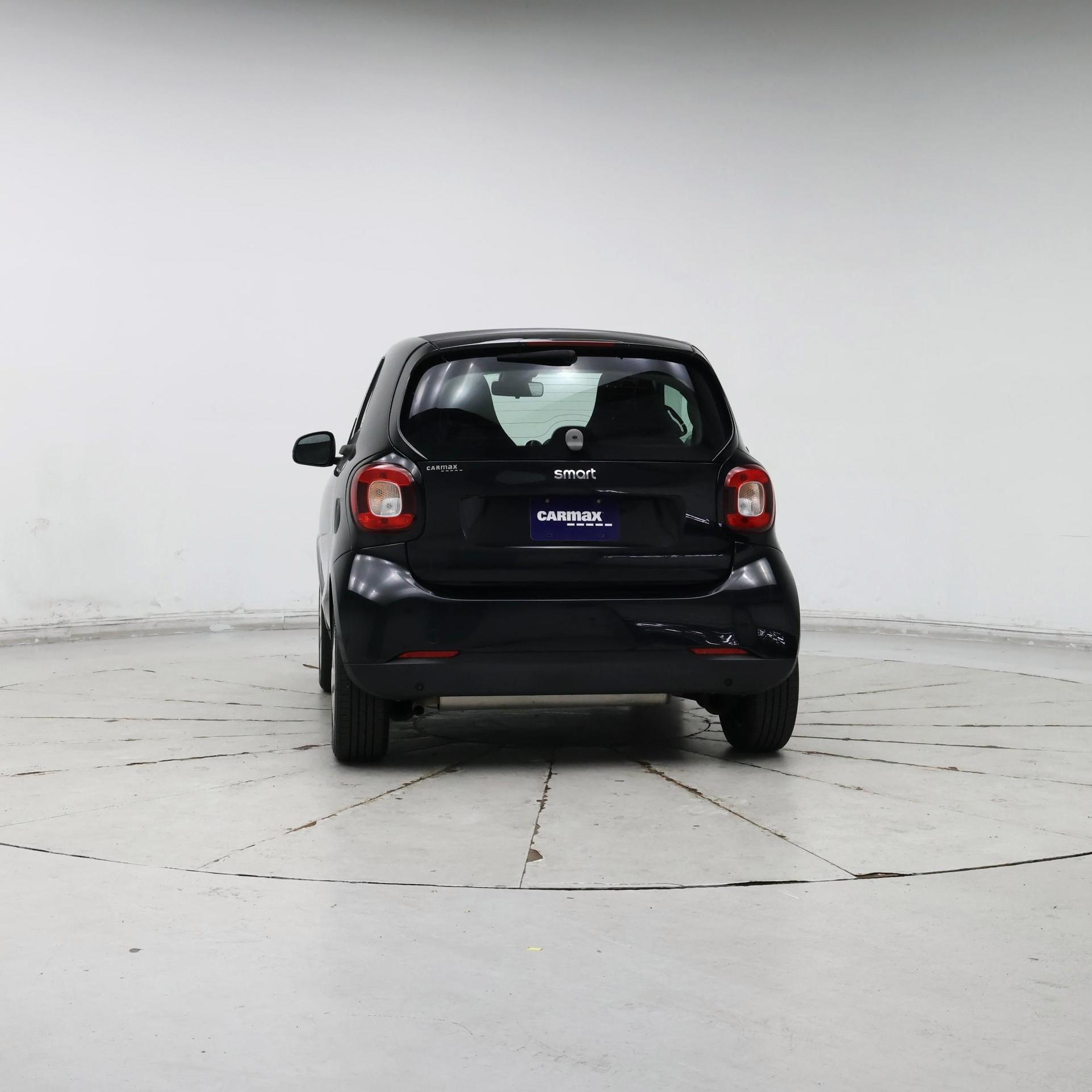Thumbnail: 2016 smart fortwo - 6