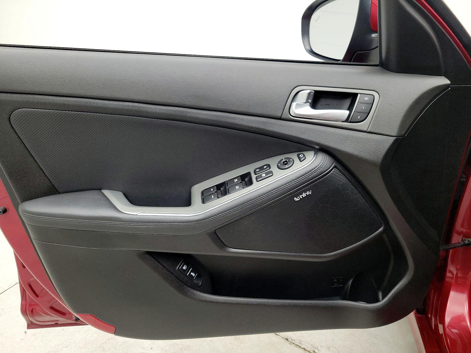 Thumbnail: 2015 Kia Optima - 12