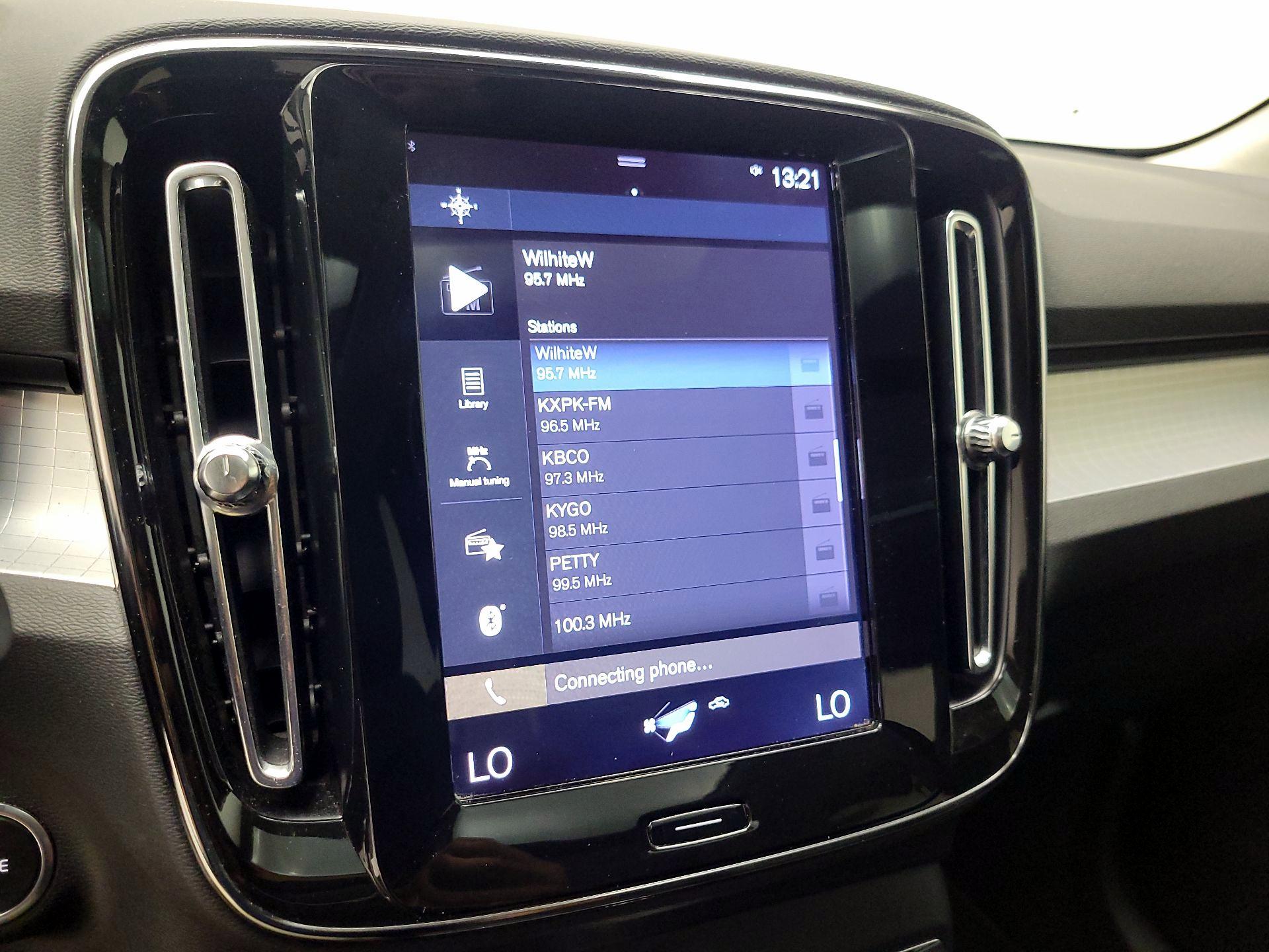 Thumbnail: 2019 Volvo XC40 - 16