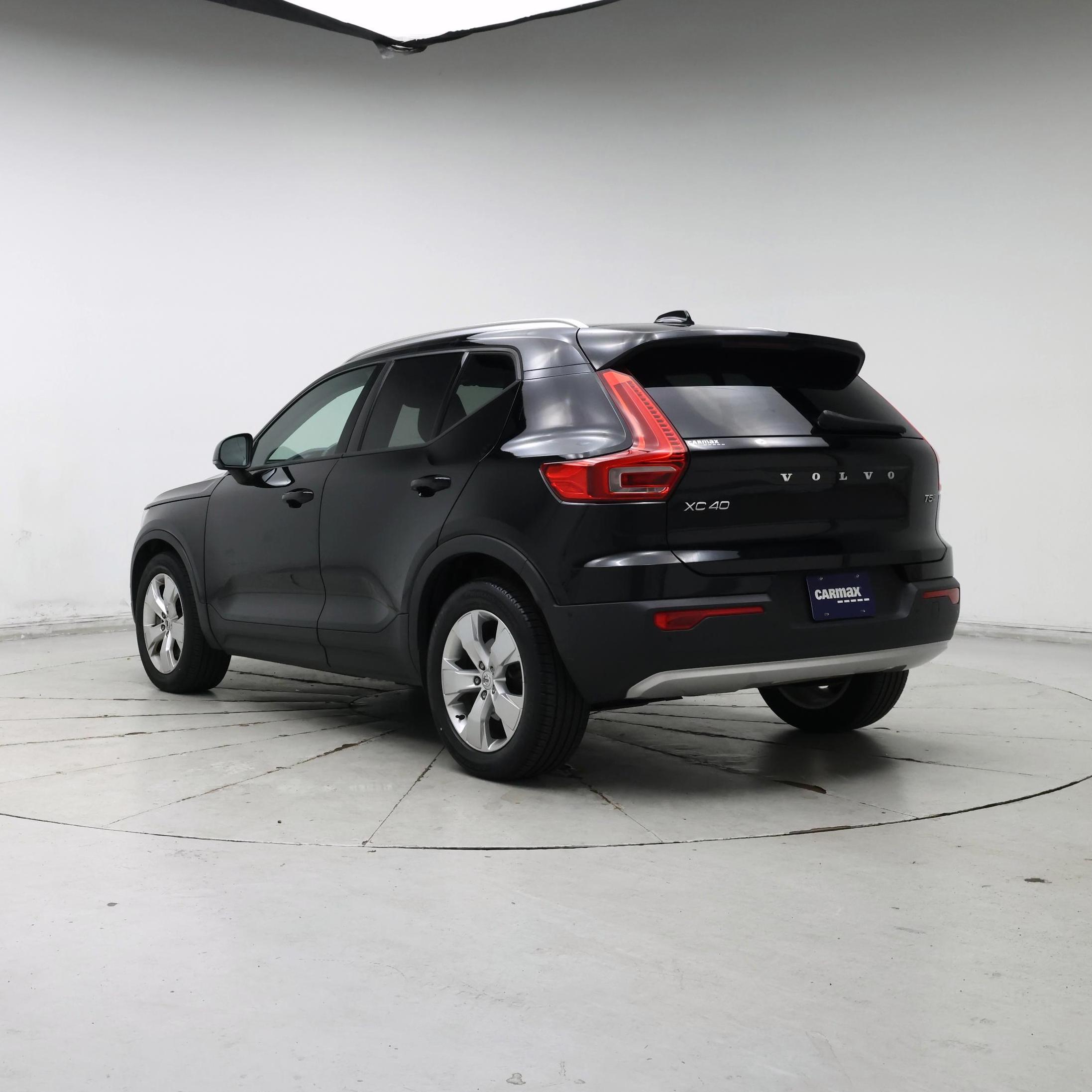 Thumbnail: 2019 Volvo XC40 - 2