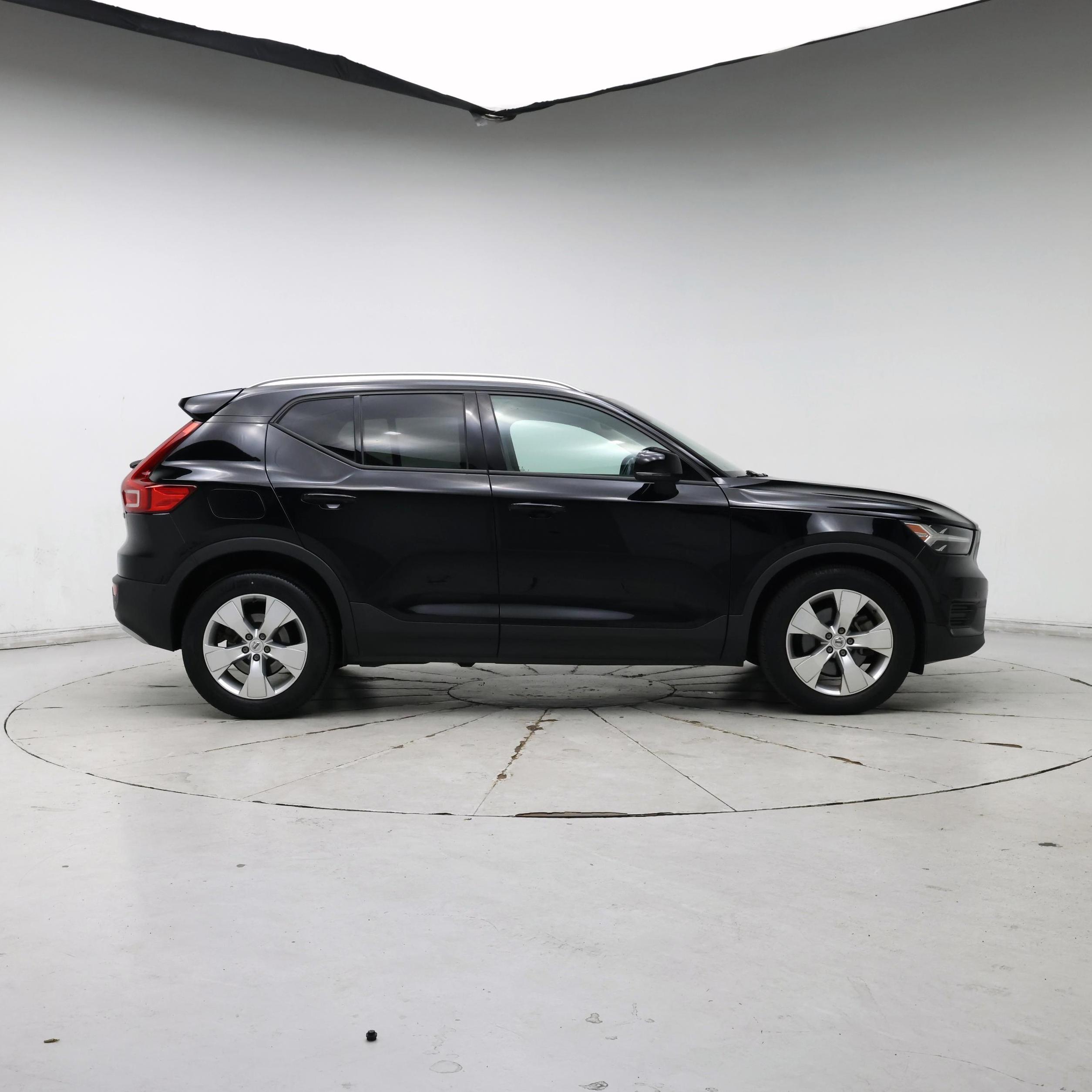Thumbnail: 2019 Volvo XC40 - 7