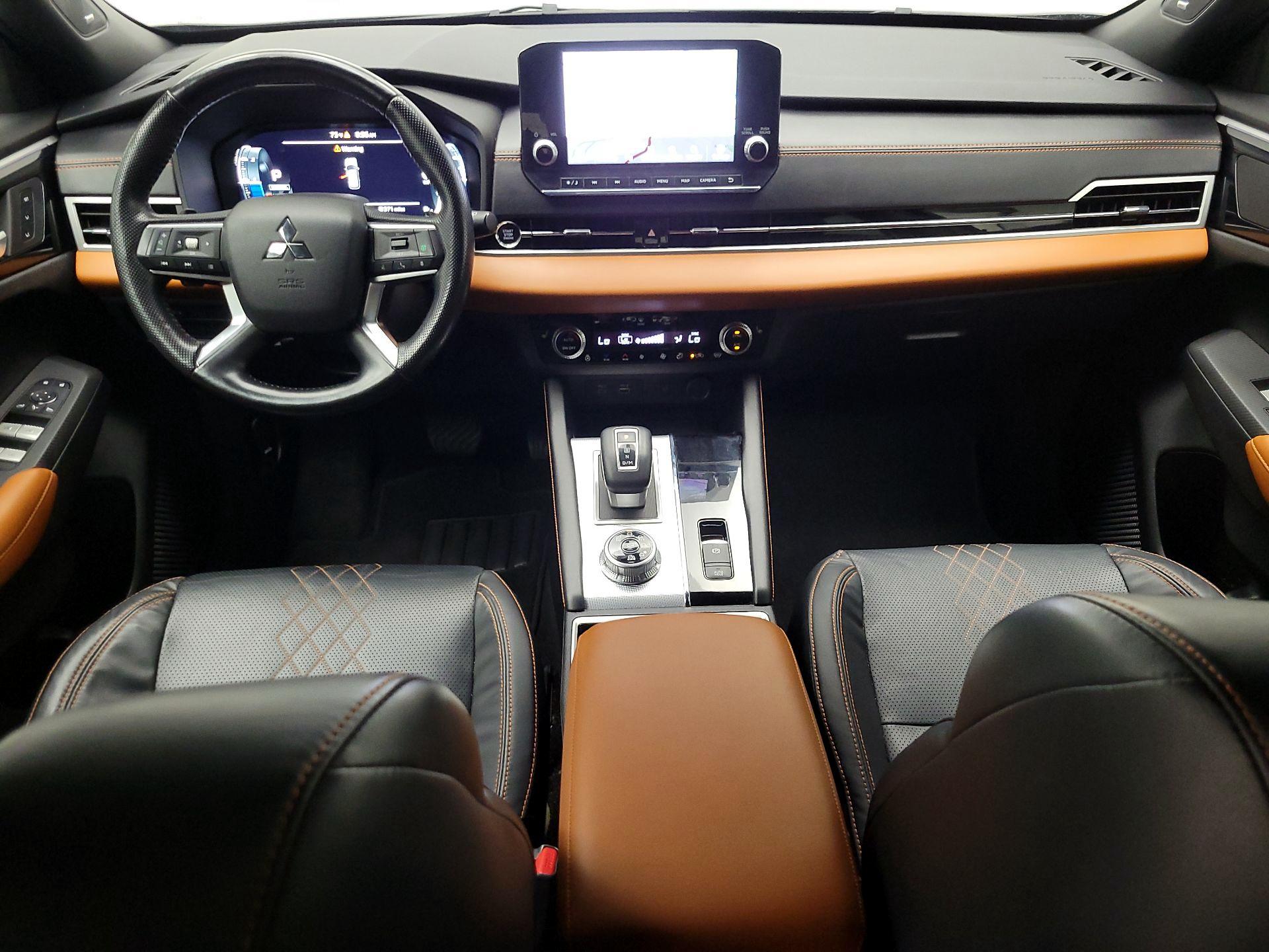 Thumbnail: 2022 Mitsubishi Outlander - 9
