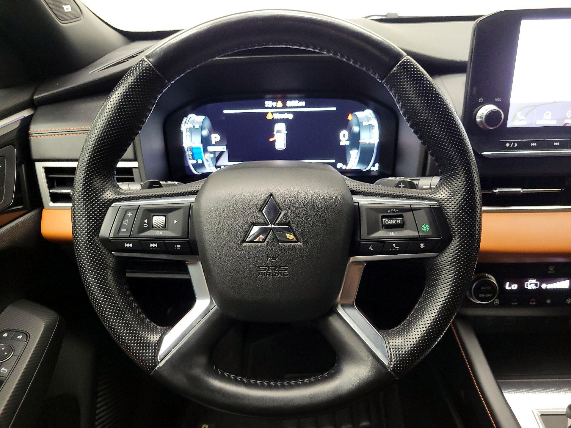 Thumbnail: 2022 Mitsubishi Outlander - 10