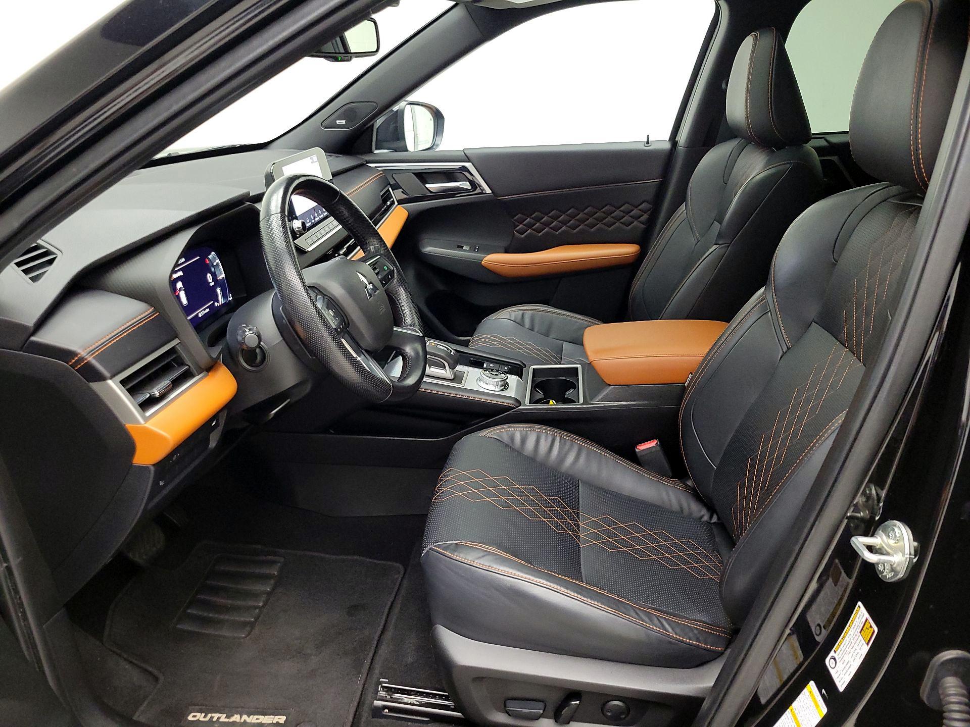 Thumbnail: 2022 Mitsubishi Outlander - 11