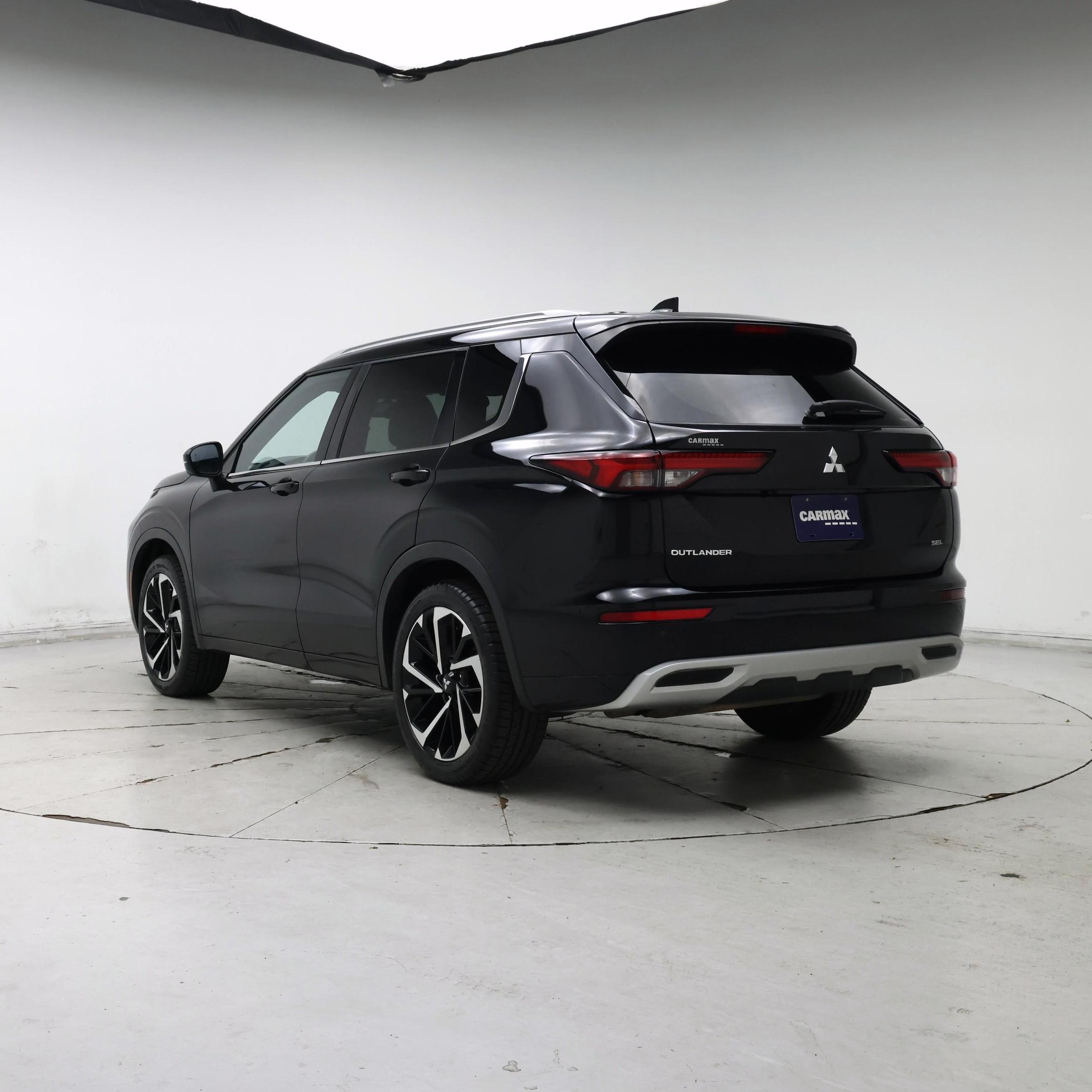 Thumbnail: 2022 Mitsubishi Outlander - 2