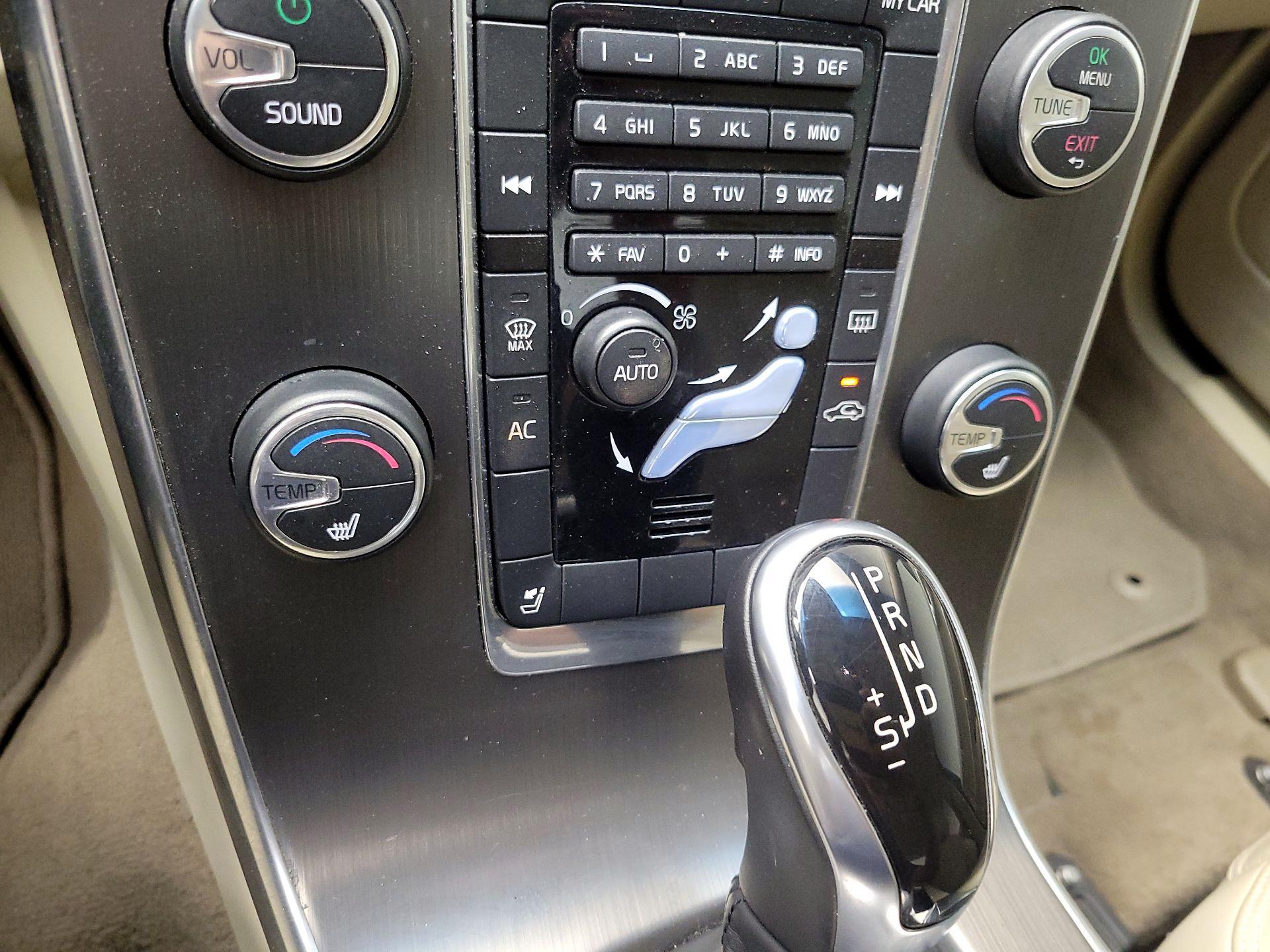 Thumbnail: 2014 Volvo S60 - 15