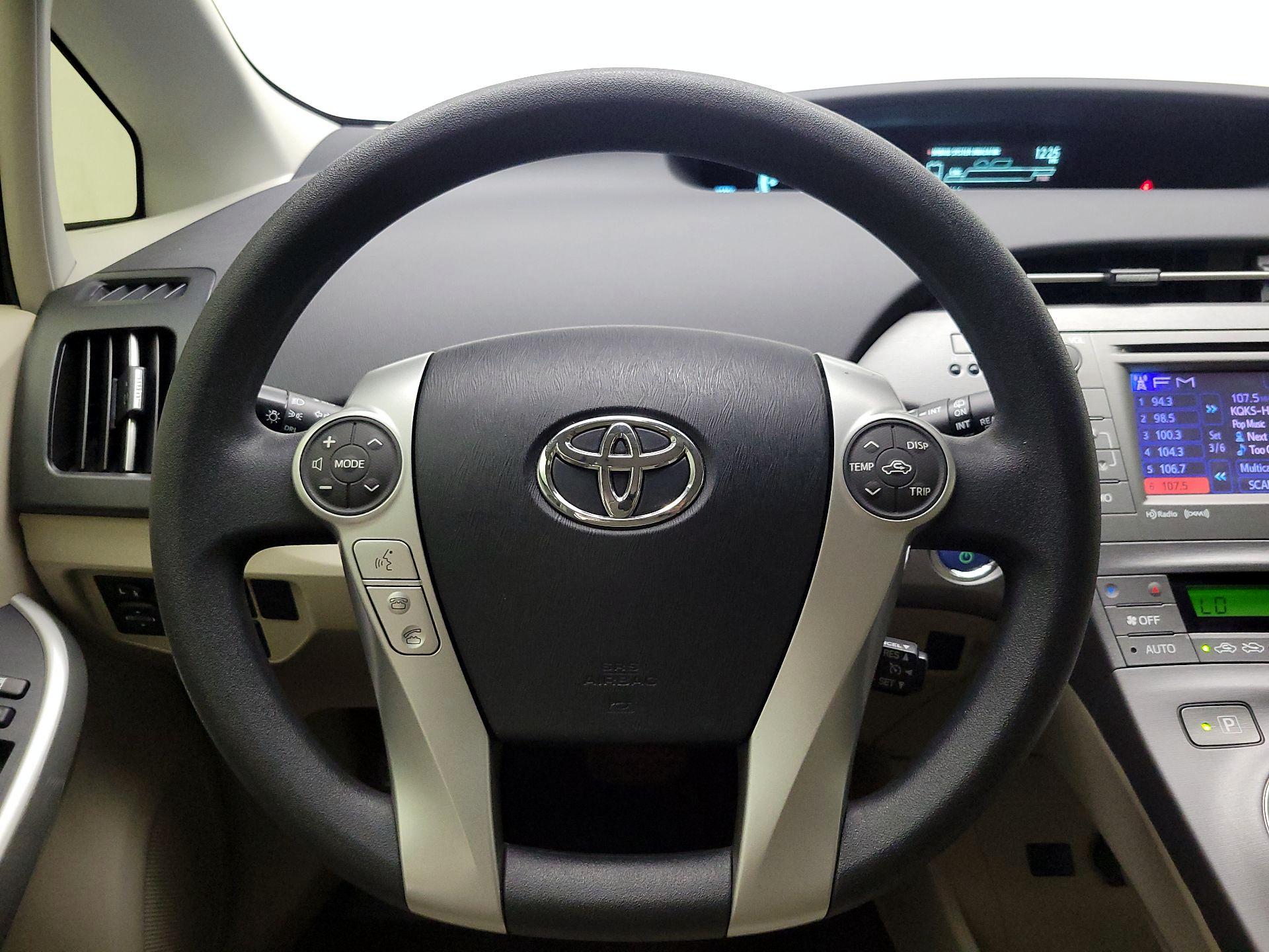 Thumbnail: 2015 Toyota Prius - 10