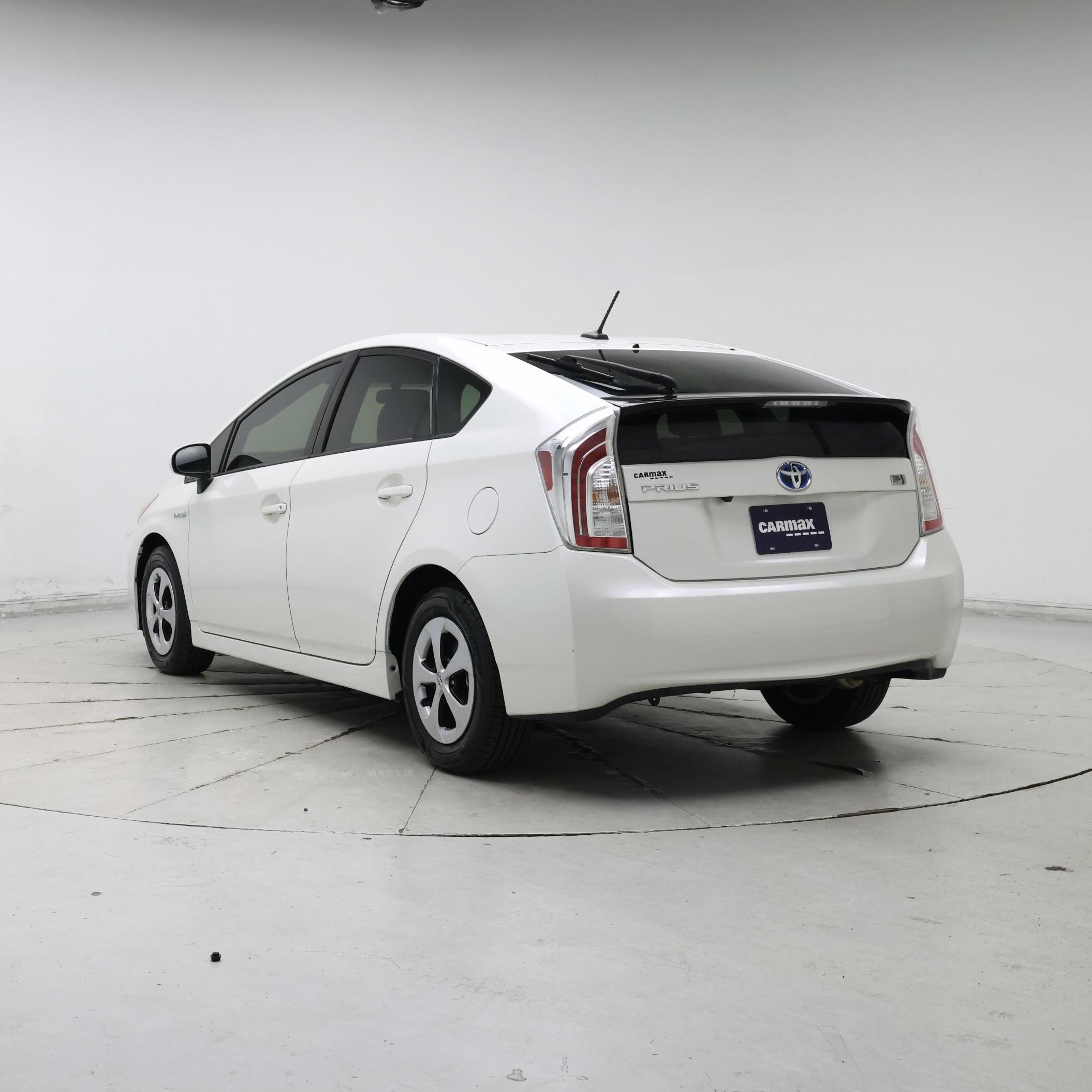 Thumbnail: 2015 Toyota Prius - 2