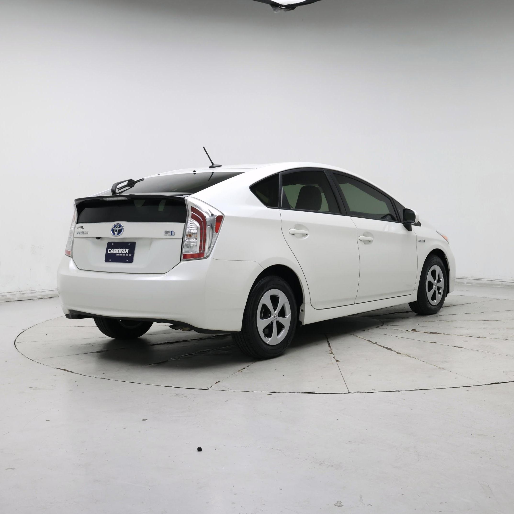 Thumbnail: 2015 Toyota Prius - 8