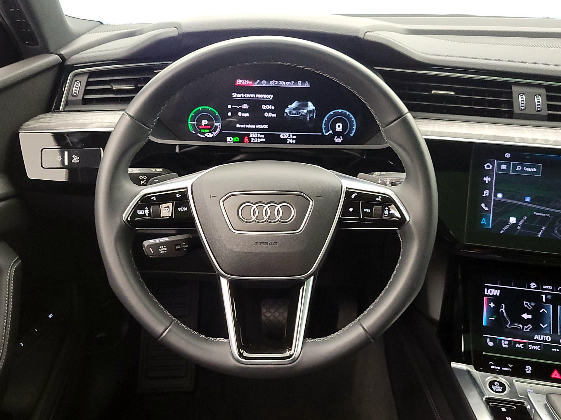 Thumbnail: 2024 Audi Q8 e-tron - 10