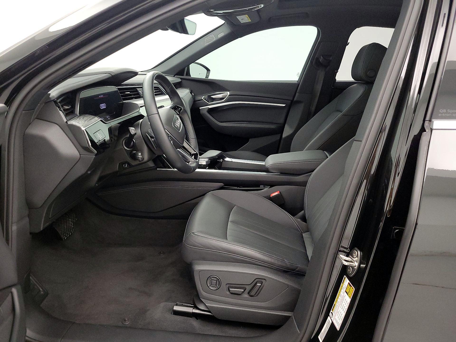Thumbnail: 2024 Audi Q8 e-tron - 11