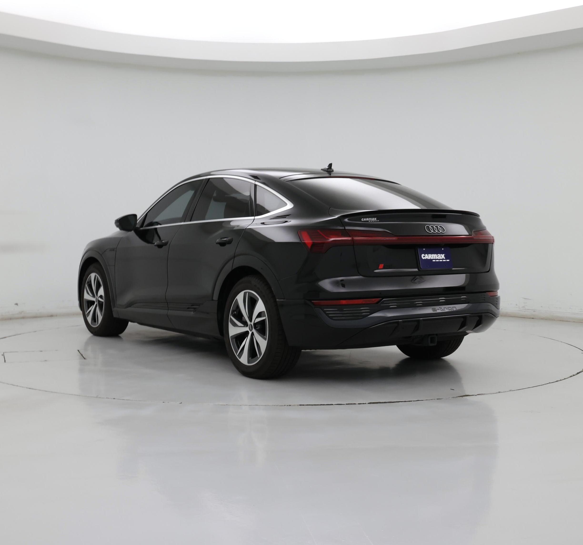 Thumbnail: 2024 Audi Q8 e-tron - 2
