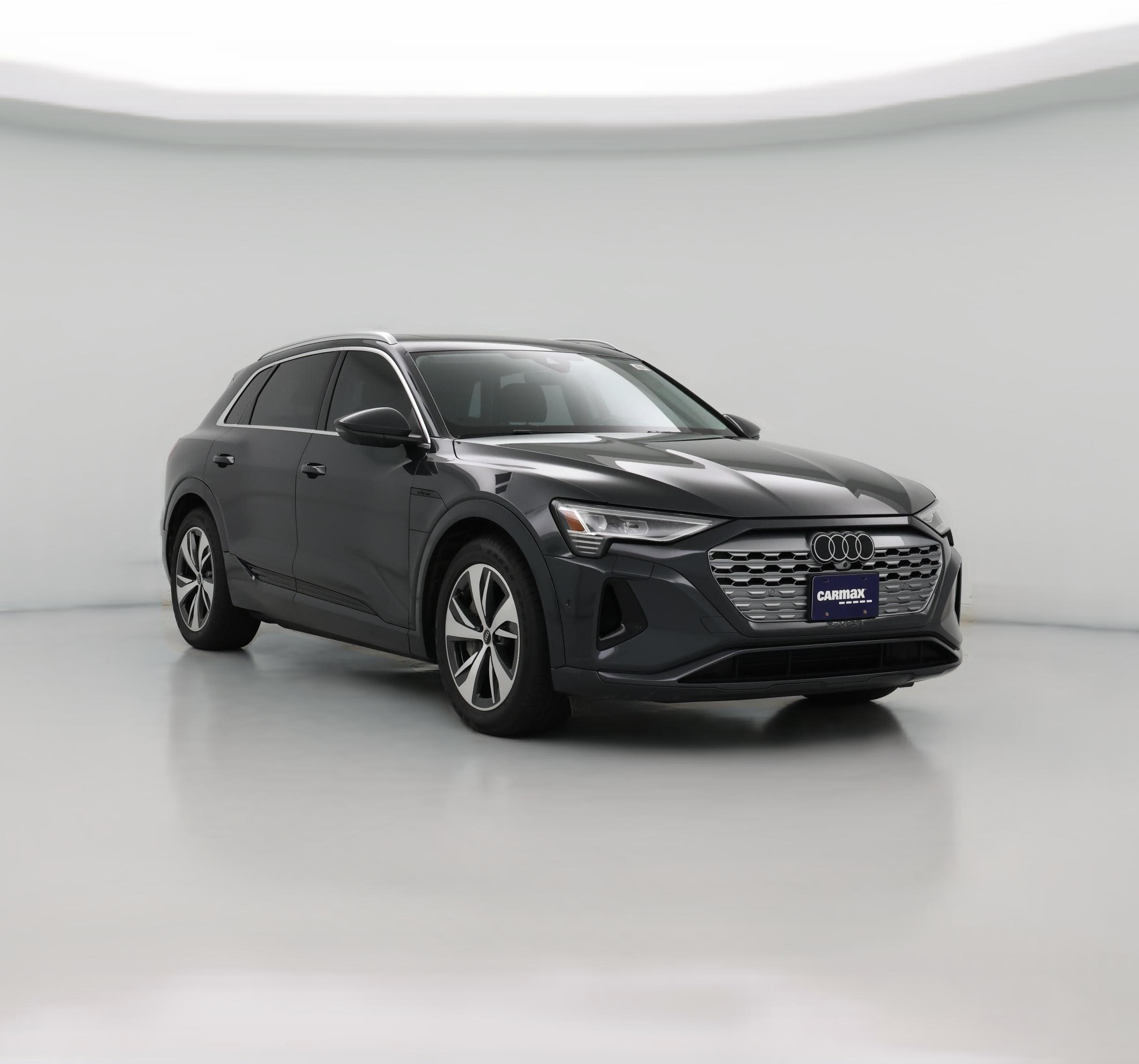 Thumbnail: 2024 Audi Q8 e-tron - 1