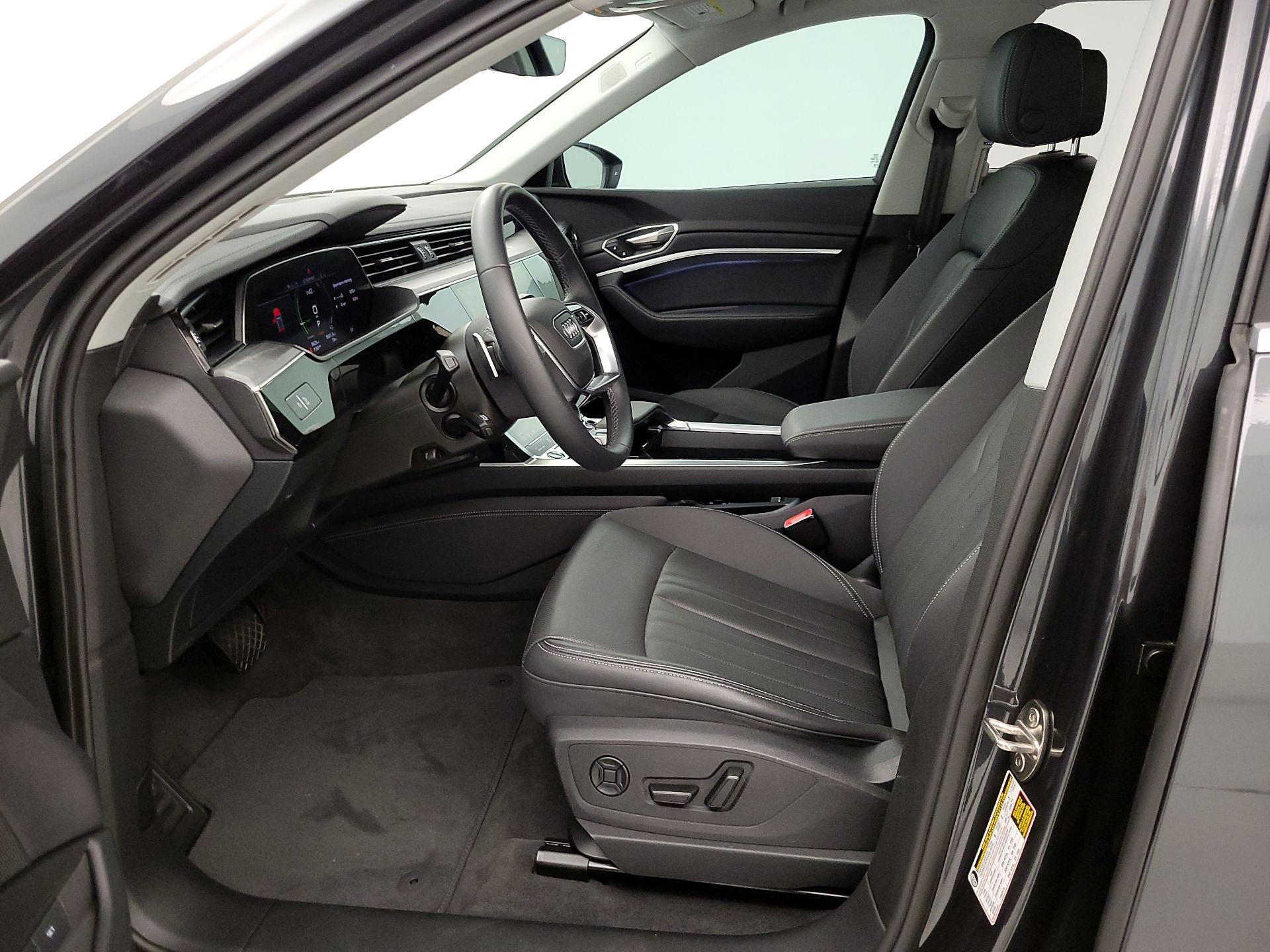 Thumbnail: 2024 Audi Q8 e-tron - 11