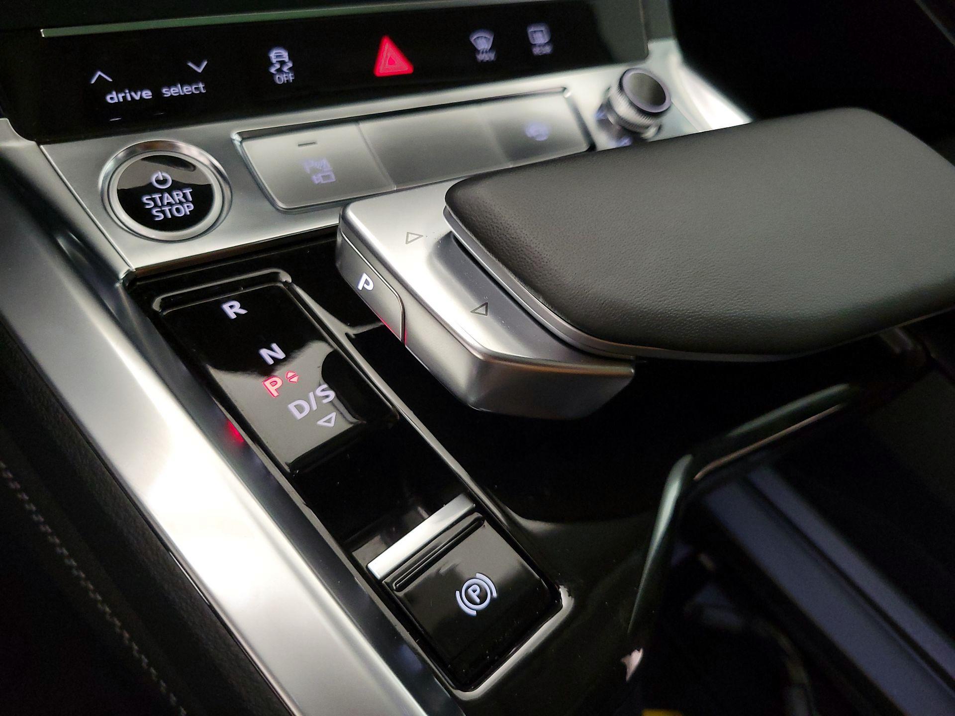Thumbnail: 2024 Audi Q8 e-tron - 18