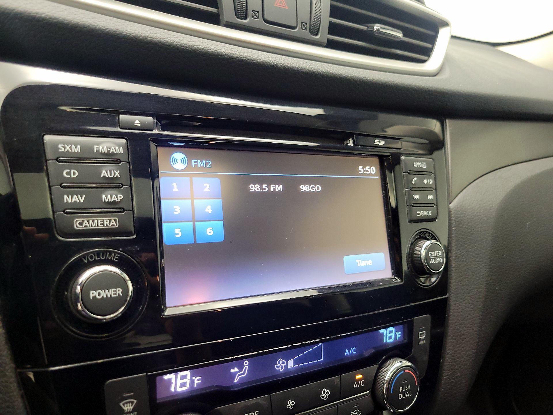 Thumbnail: 2015 Nissan Rogue - 16