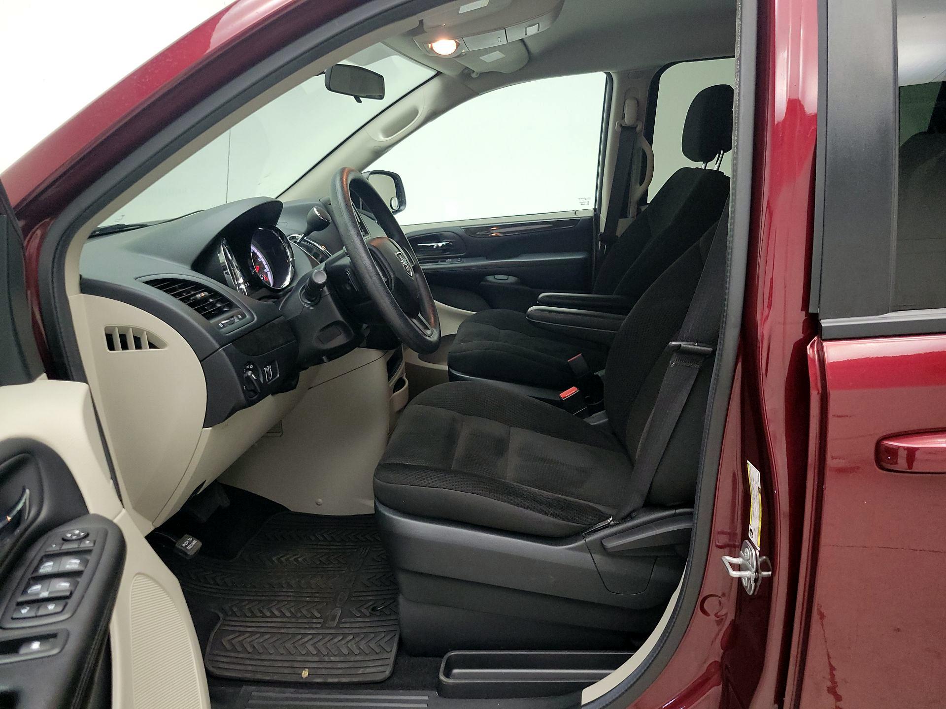 Thumbnail: 2018 Dodge Grand Caravan - 11
