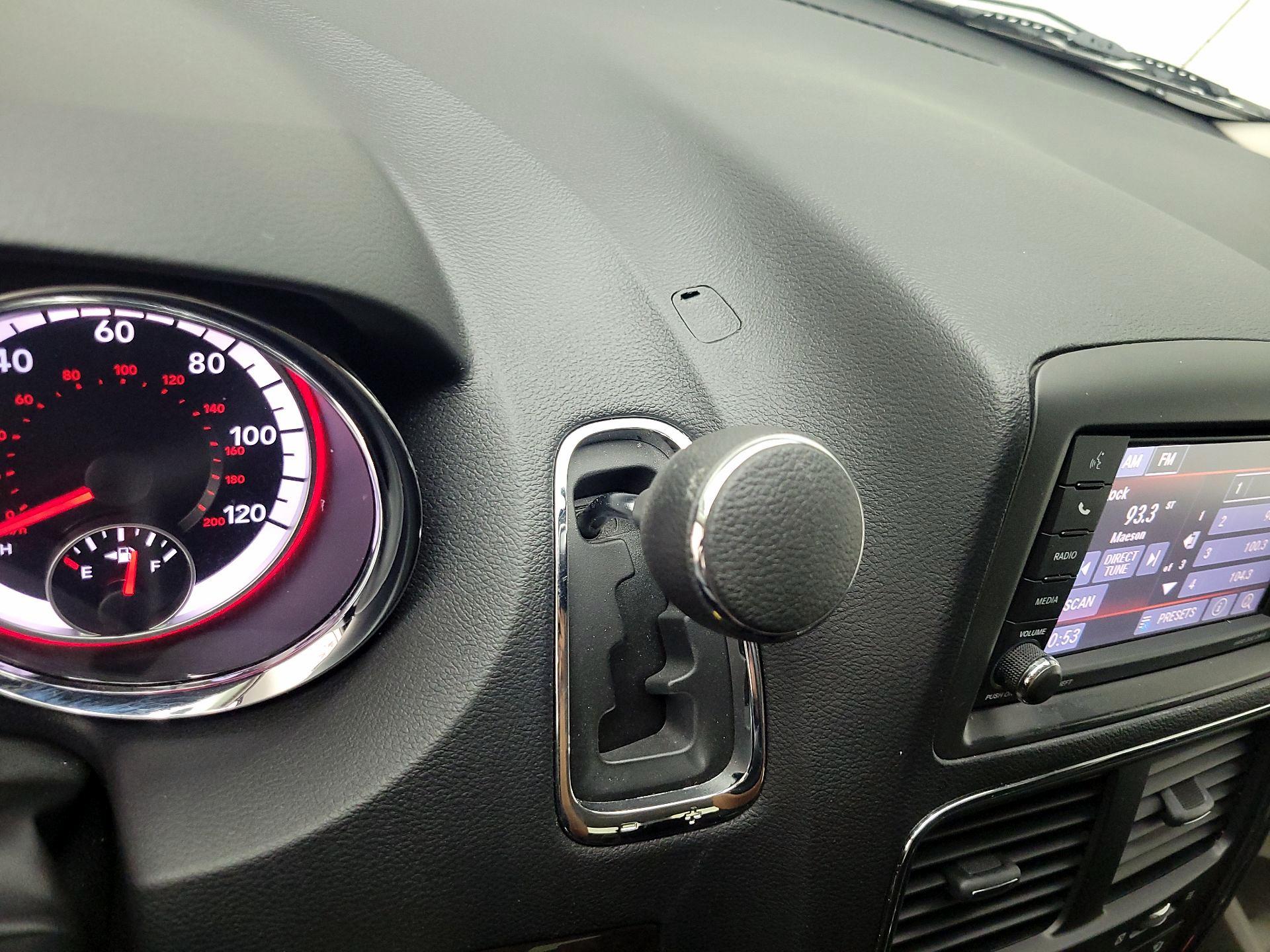 Thumbnail: 2018 Dodge Grand Caravan - 17