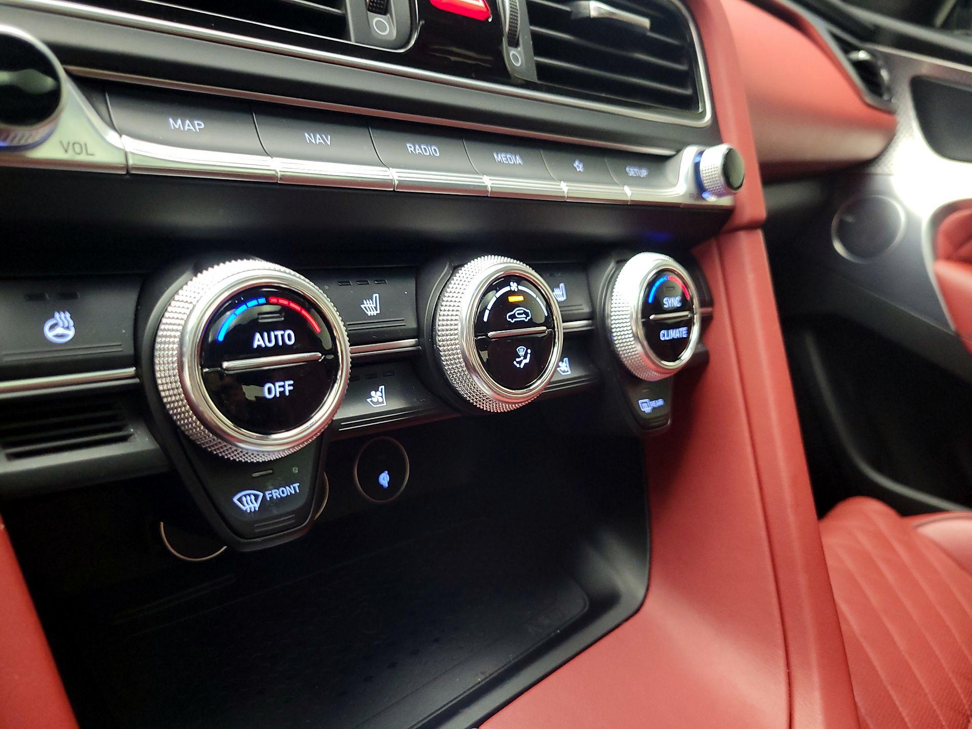 Thumbnail: 2022 Genesis G70 - 17