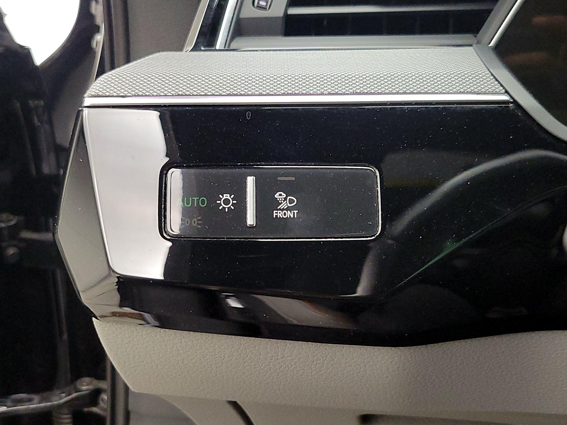 Thumbnail: 2024 Audi Q8 e-tron - 13