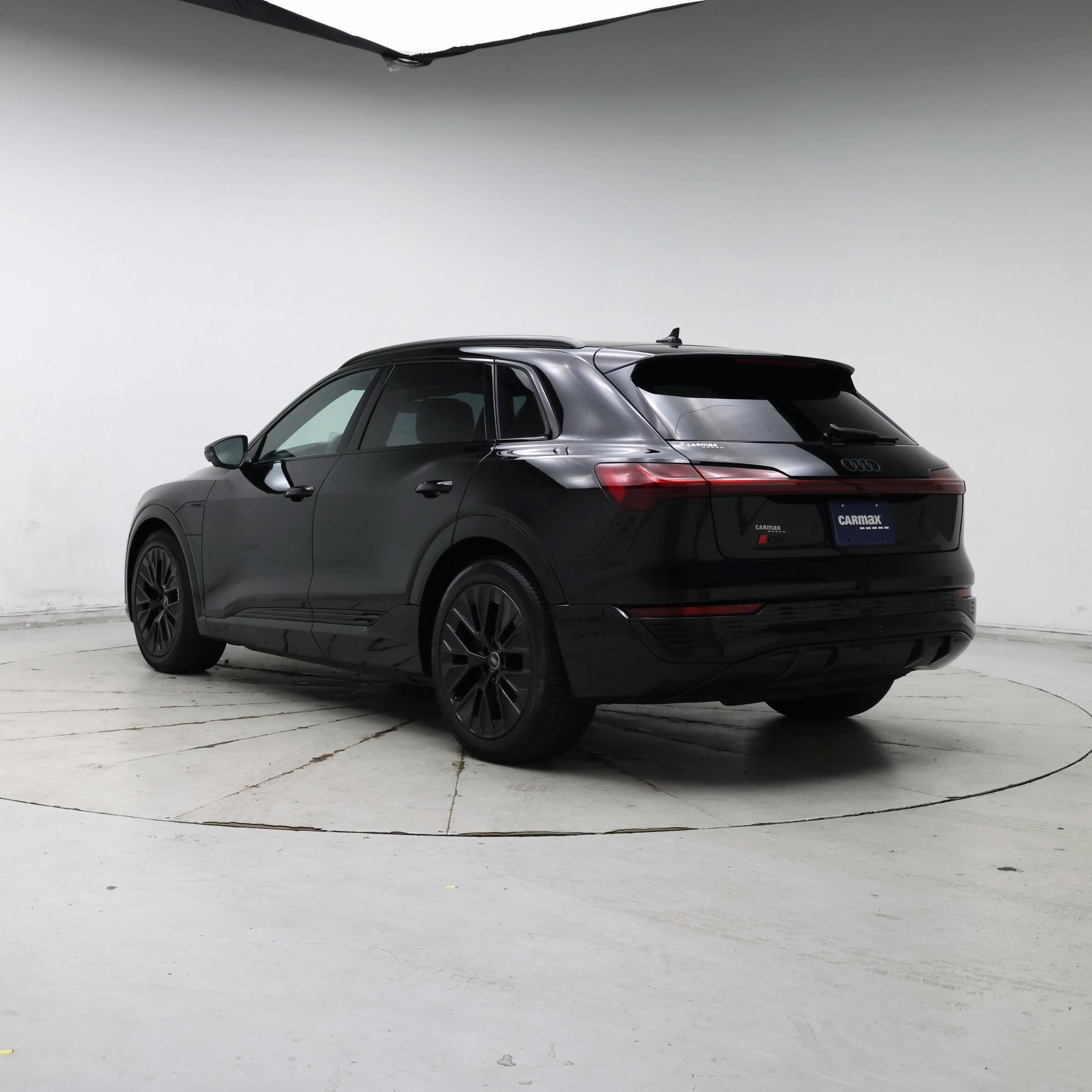 Thumbnail: 2024 Audi Q8 e-tron - 2